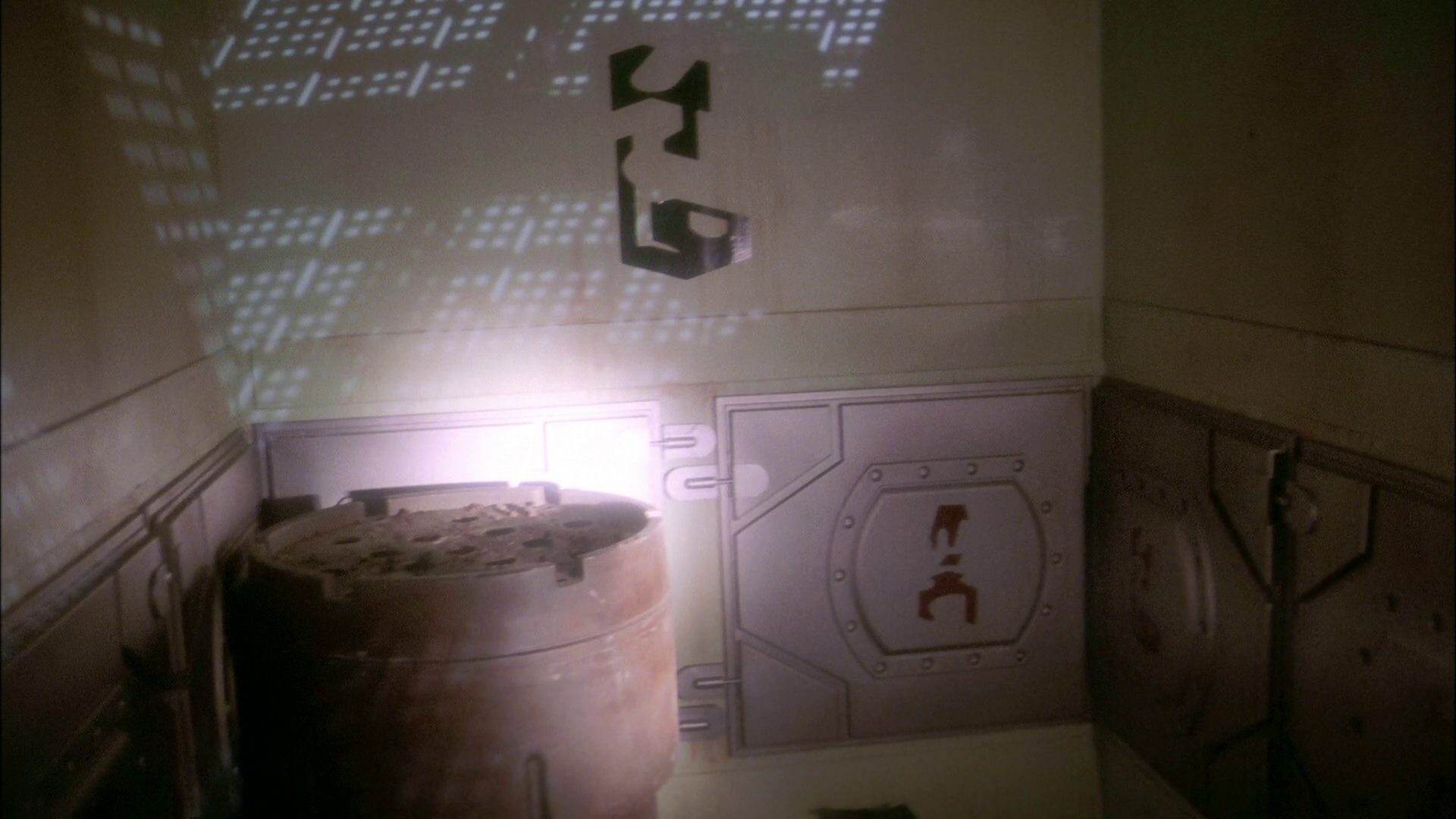 extant_StarTrek_ENT_1x20-Oasis_0769.jpg