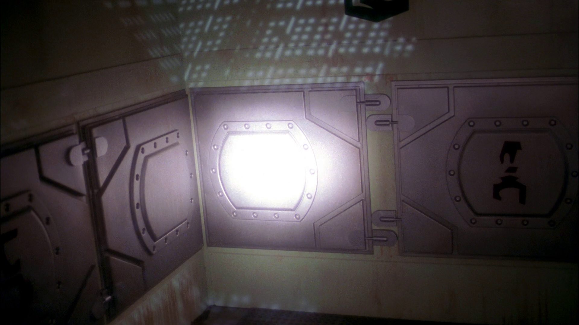 extant_StarTrek_ENT_1x20-Oasis_1088.jpg