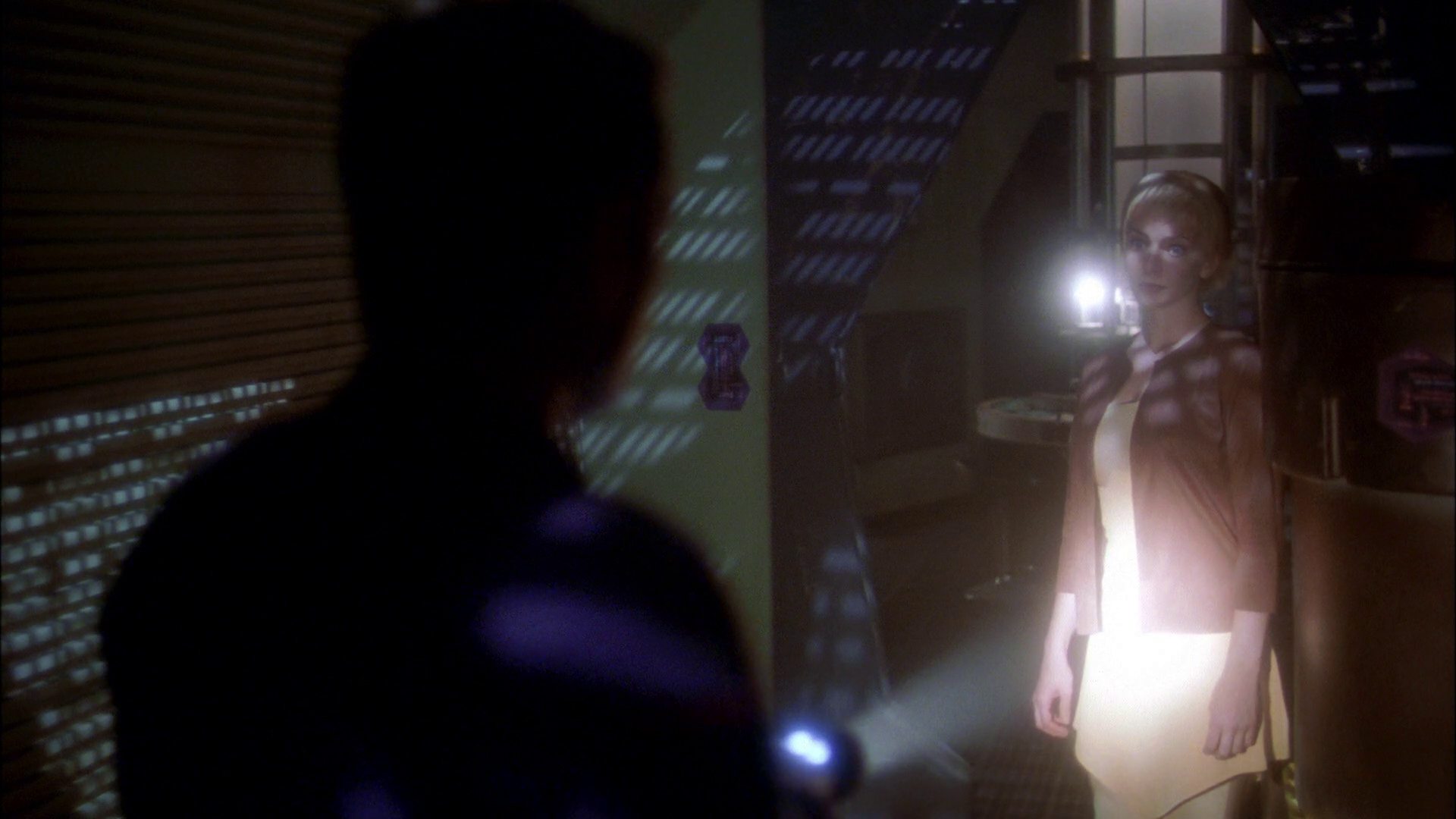 extant_StarTrek_ENT_1x20-Oasis_1111.jpg