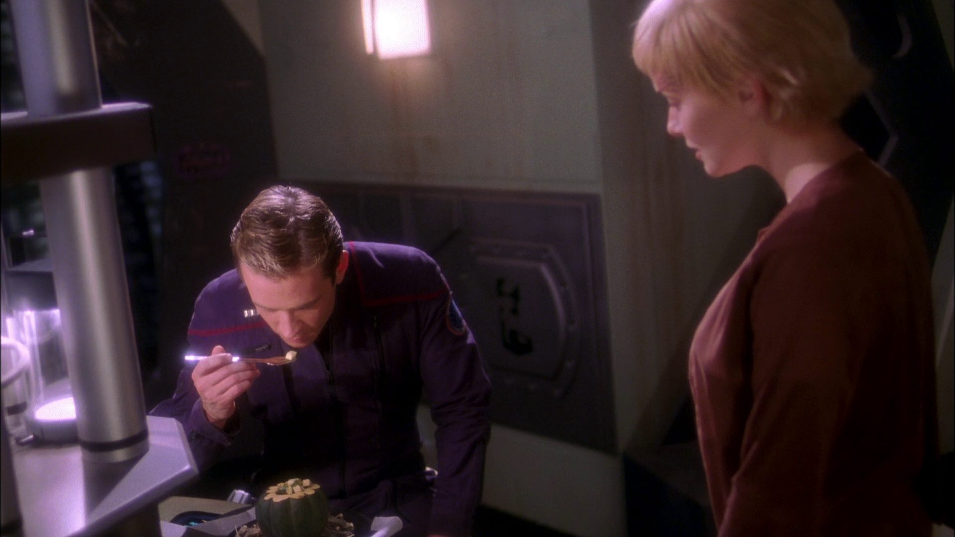 extant_StarTrek_ENT_1x20-Oasis_1366.jpg