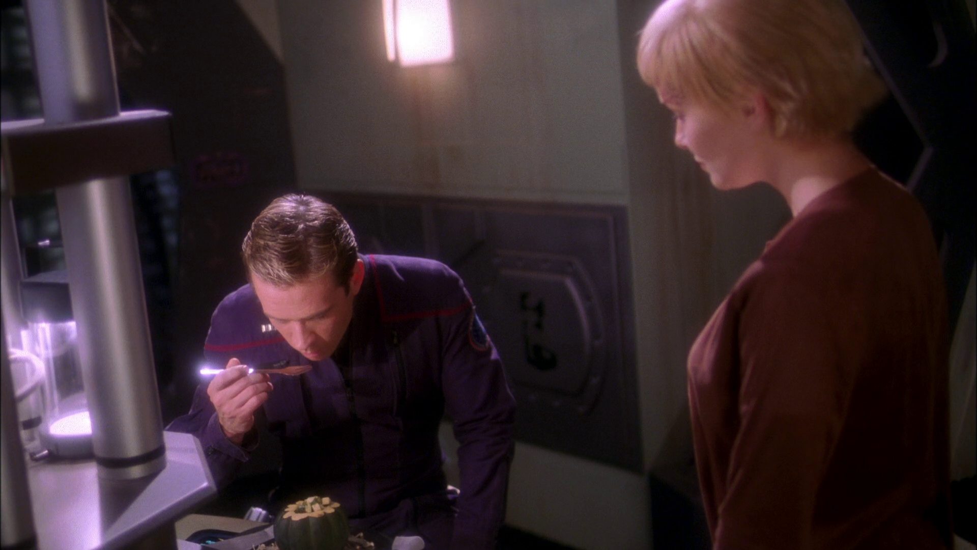 extant_StarTrek_ENT_1x20-Oasis_1369.jpg