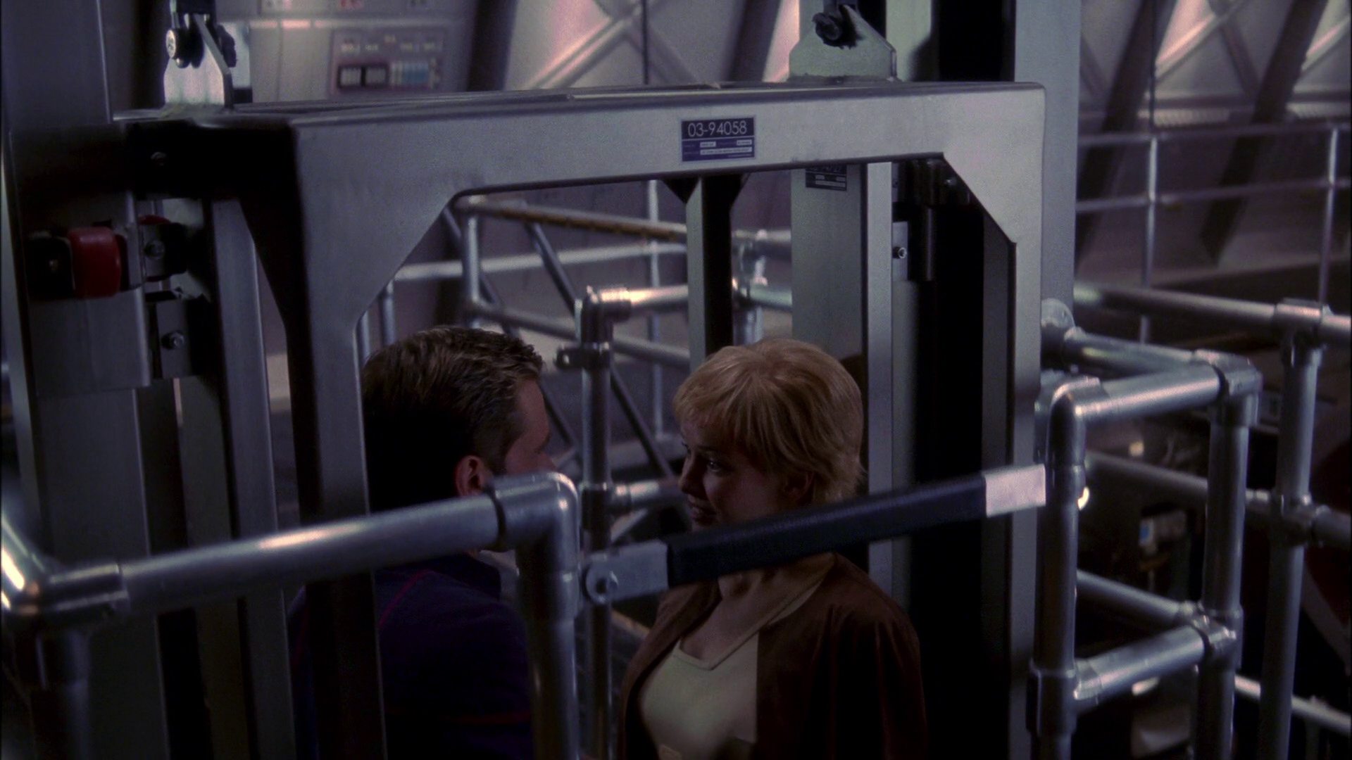 extant_StarTrek_ENT_1x20-Oasis_1741.jpg