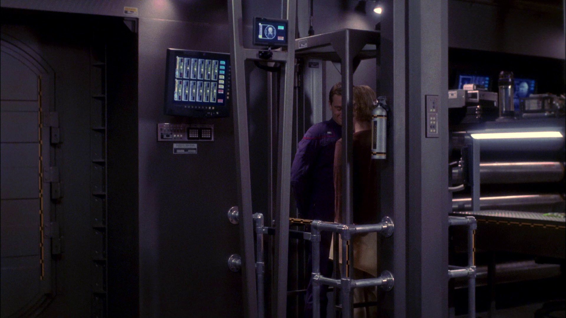 extant_StarTrek_ENT_1x20-Oasis_1751.jpg
