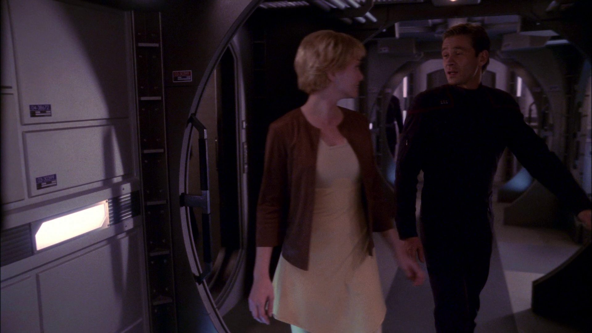 extant_StarTrek_ENT_1x20-Oasis_1775.jpg