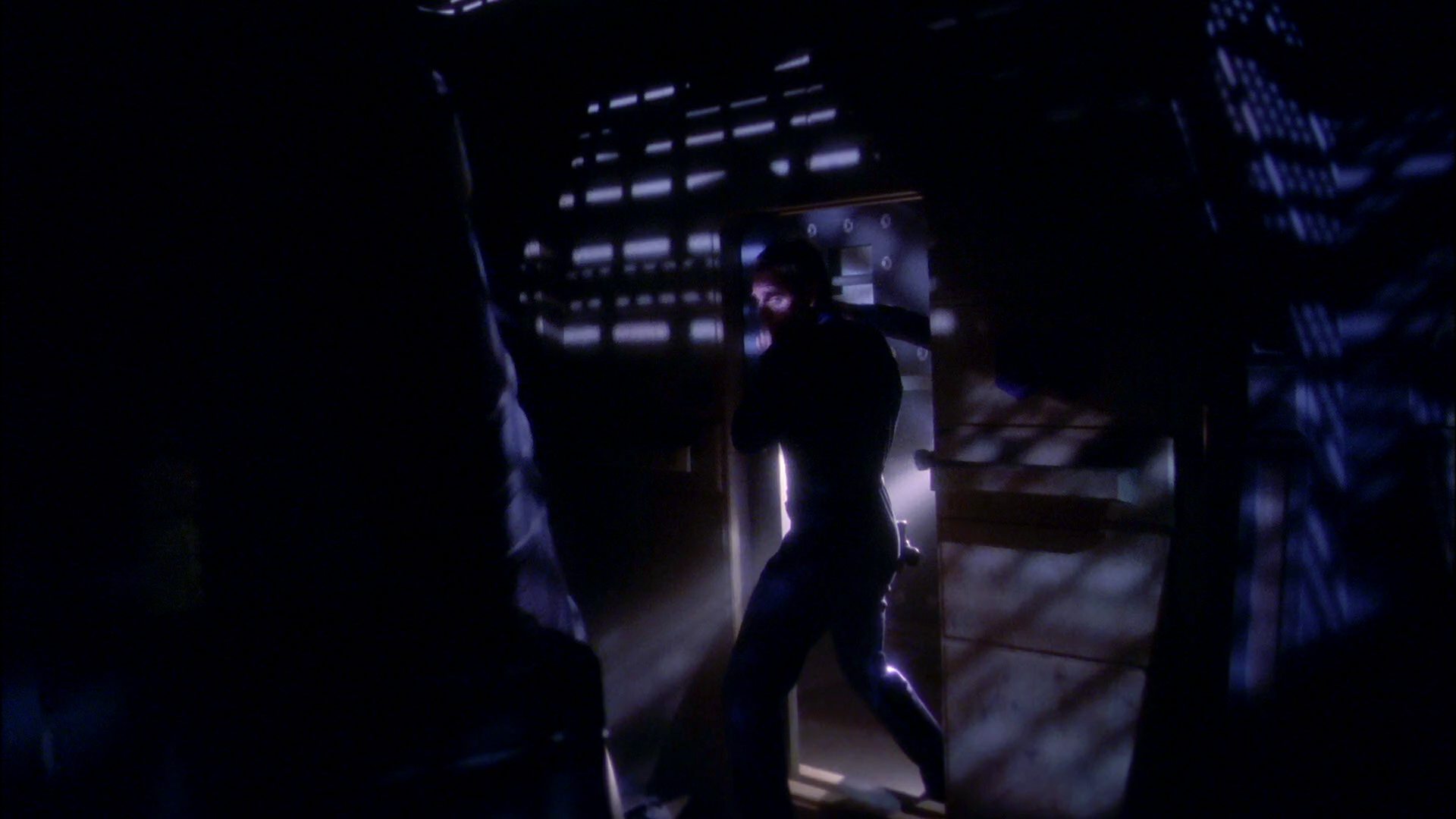 extant_StarTrek_ENT_1x20-Oasis_2351.jpg