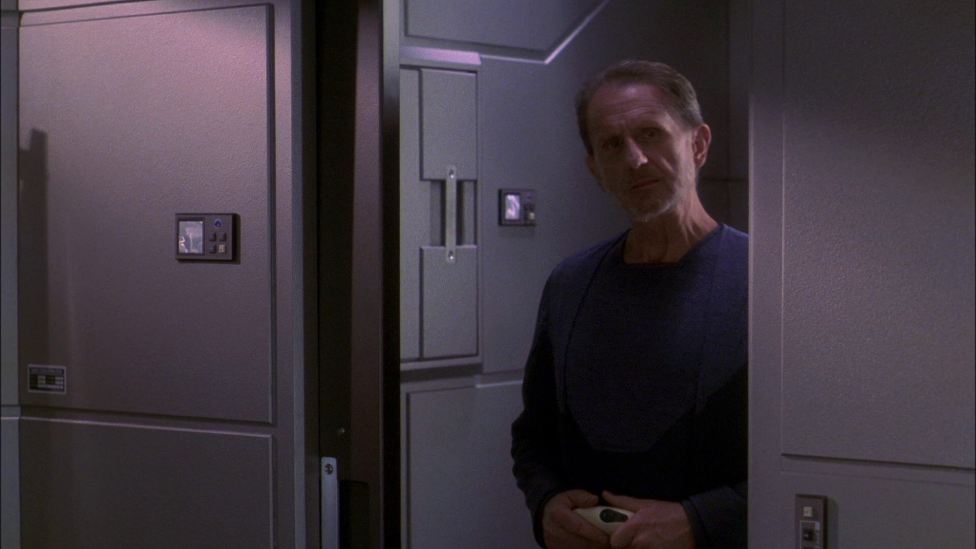 extant_StarTrek_ENT_1x20-Oasis_3337.jpg