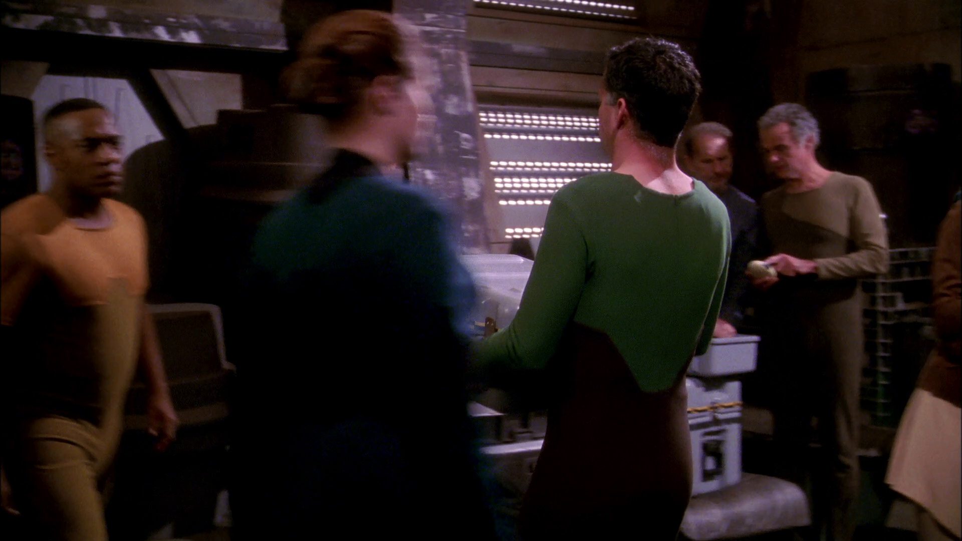 extant_StarTrek_ENT_1x20-Oasis_3575.jpg