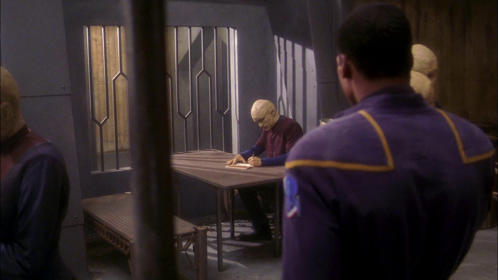 extant_StarTrek_ENT_1x21-Detained_2289.jpg