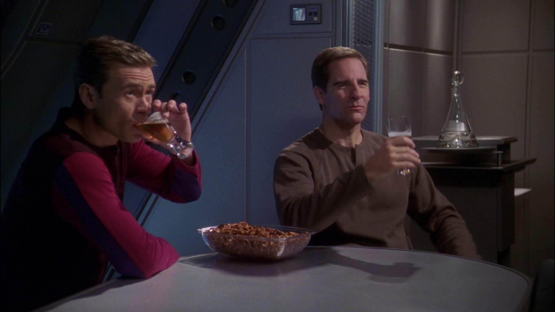 extant_StarTrek_ENT_1x22-VoxSola_0824.jpg