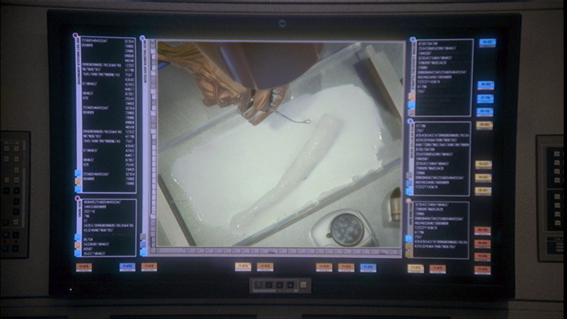 extant_StarTrek_ENT_1x22-VoxSola_1454.jpg