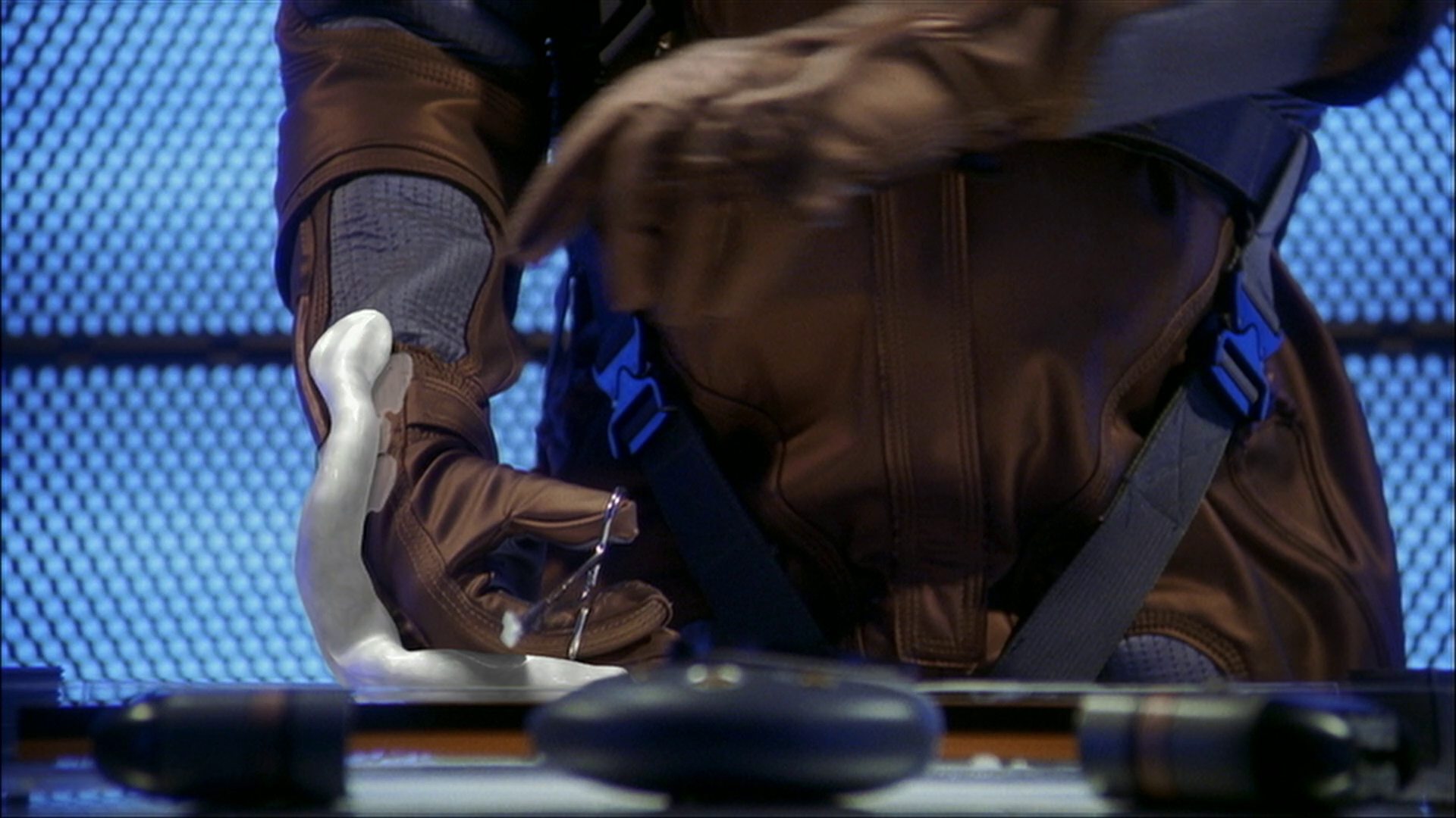 extant_StarTrek_ENT_1x22-VoxSola_1469.jpg
