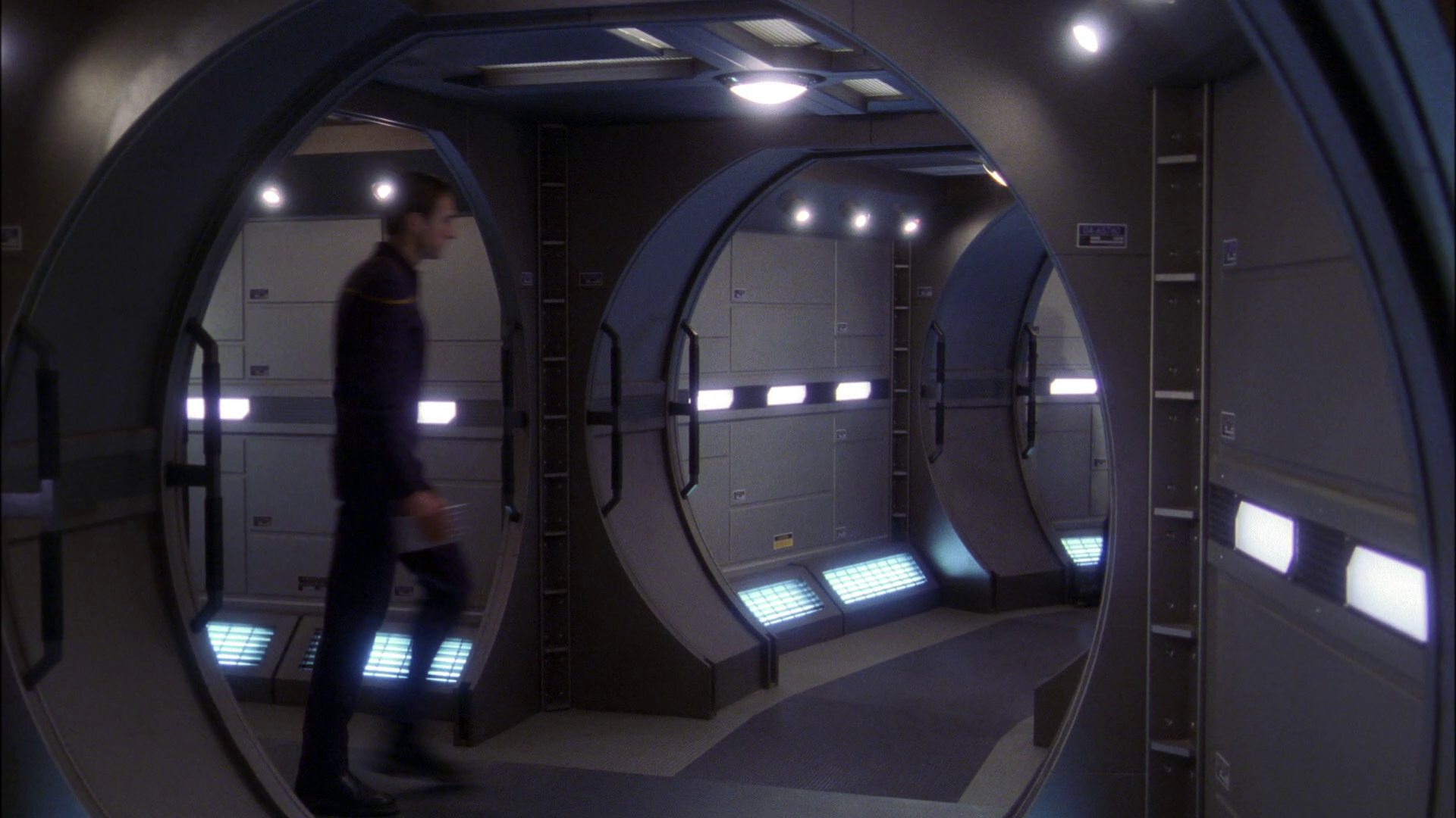 extant_StarTrek_ENT_1x22-VoxSola_1894.jpg