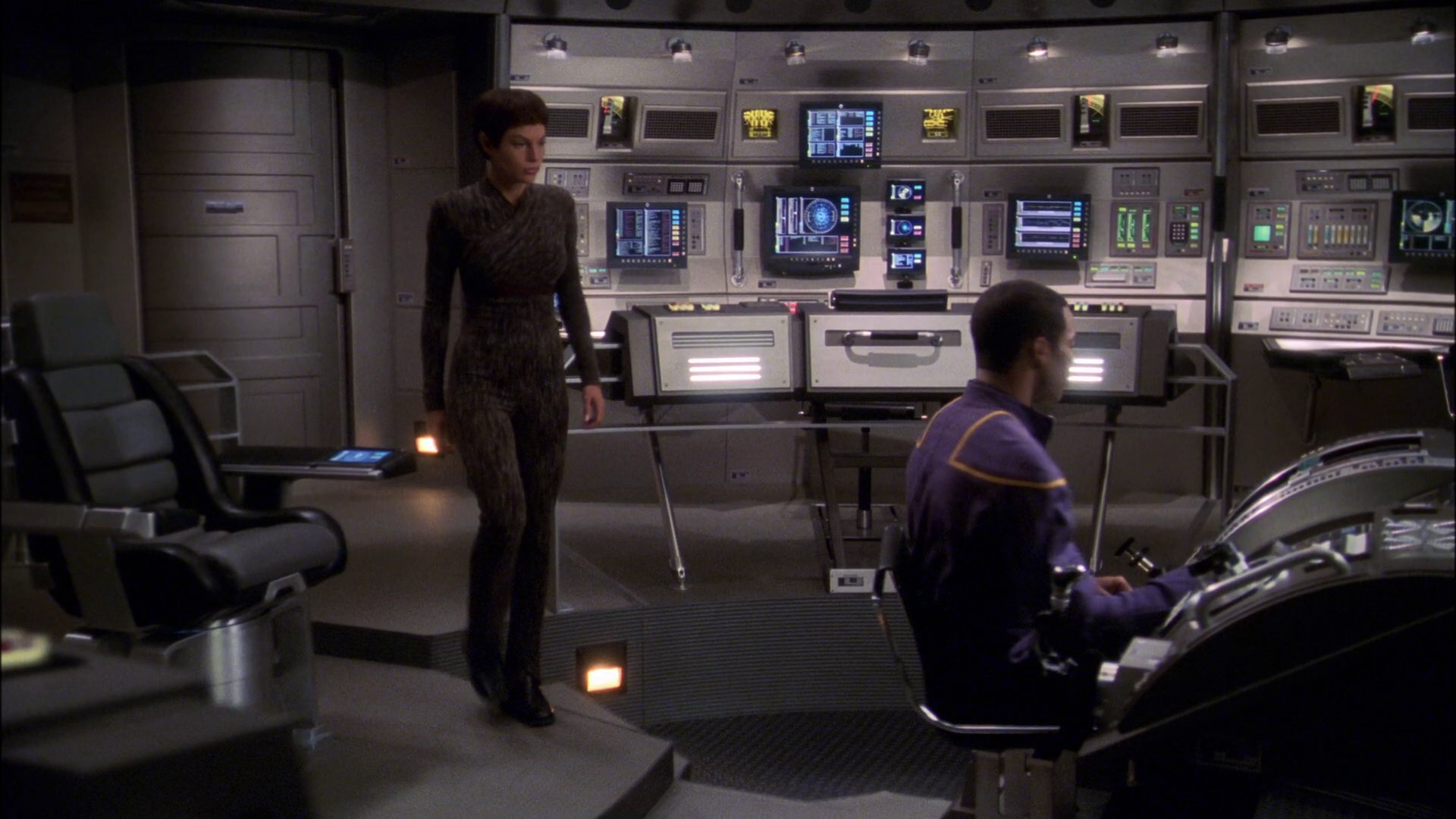 extant_StarTrek_ENT_1x22-VoxSola_1942.jpg