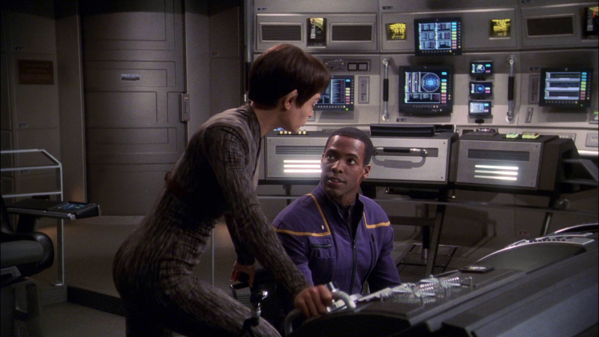 extant_StarTrek_ENT_1x22-VoxSola_1947.jpg