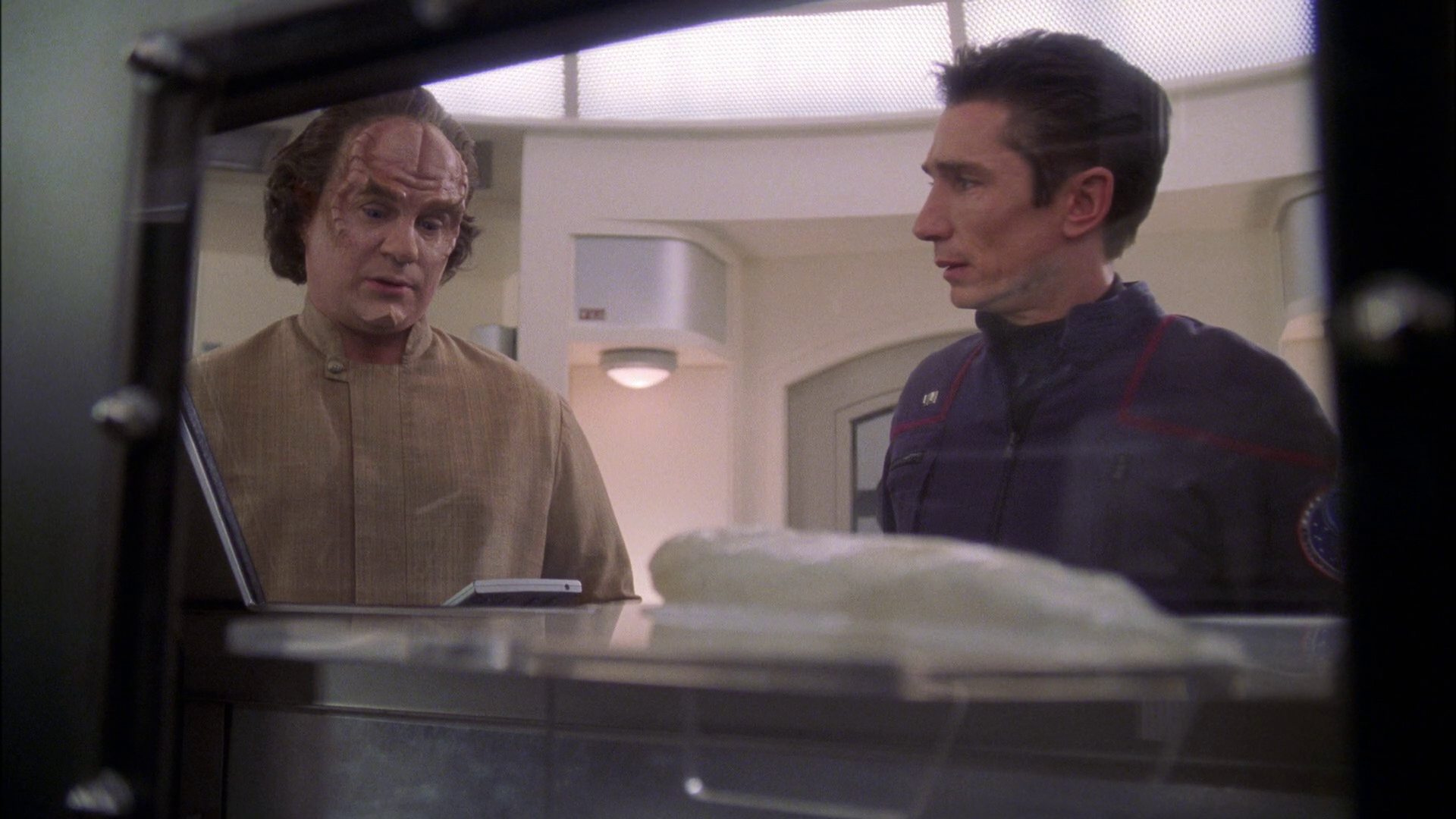 extant_StarTrek_ENT_1x22-VoxSola_2261.jpg