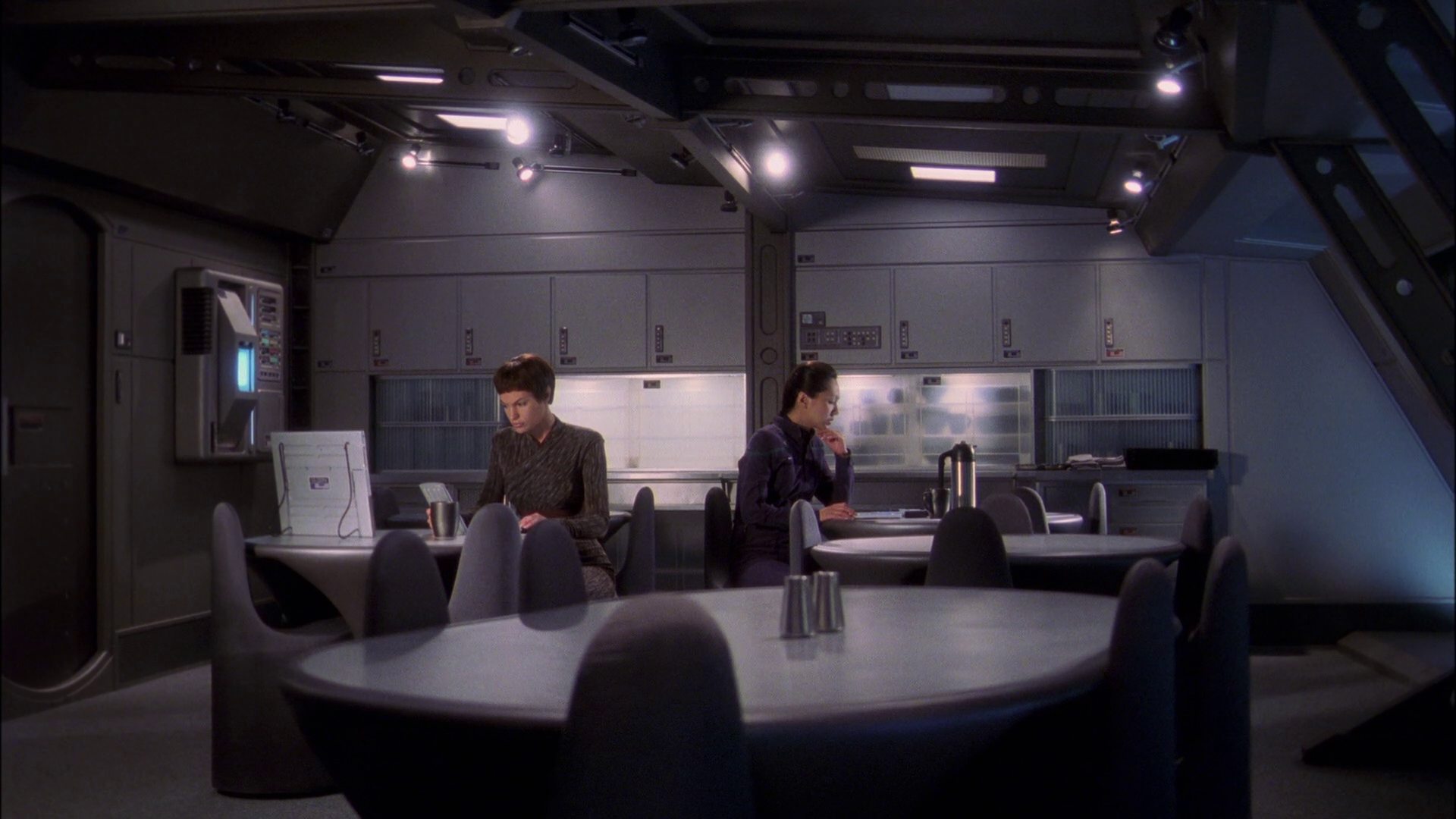 extant_StarTrek_ENT_1x22-VoxSola_2439.jpg