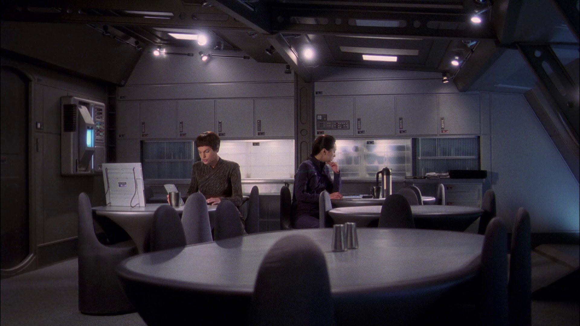 extant_StarTrek_ENT_1x22-VoxSola_2441.jpg