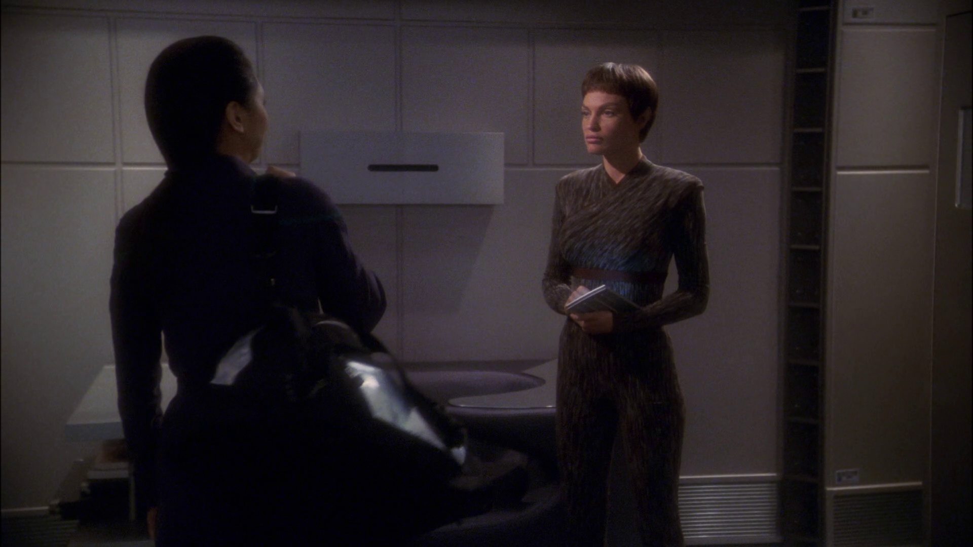 extant_StarTrek_ENT_1x23-FallenHero_0441.jpg