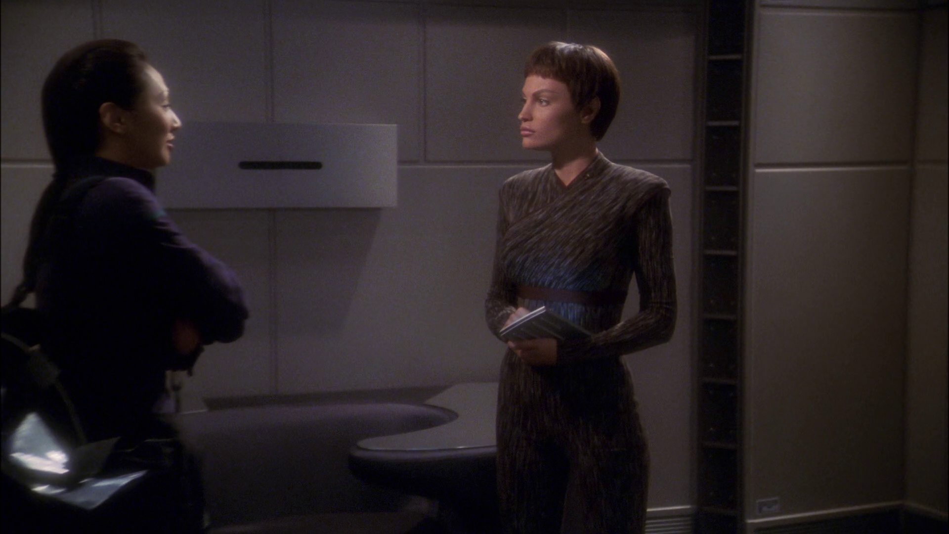 extant_StarTrek_ENT_1x23-FallenHero_0443.jpg