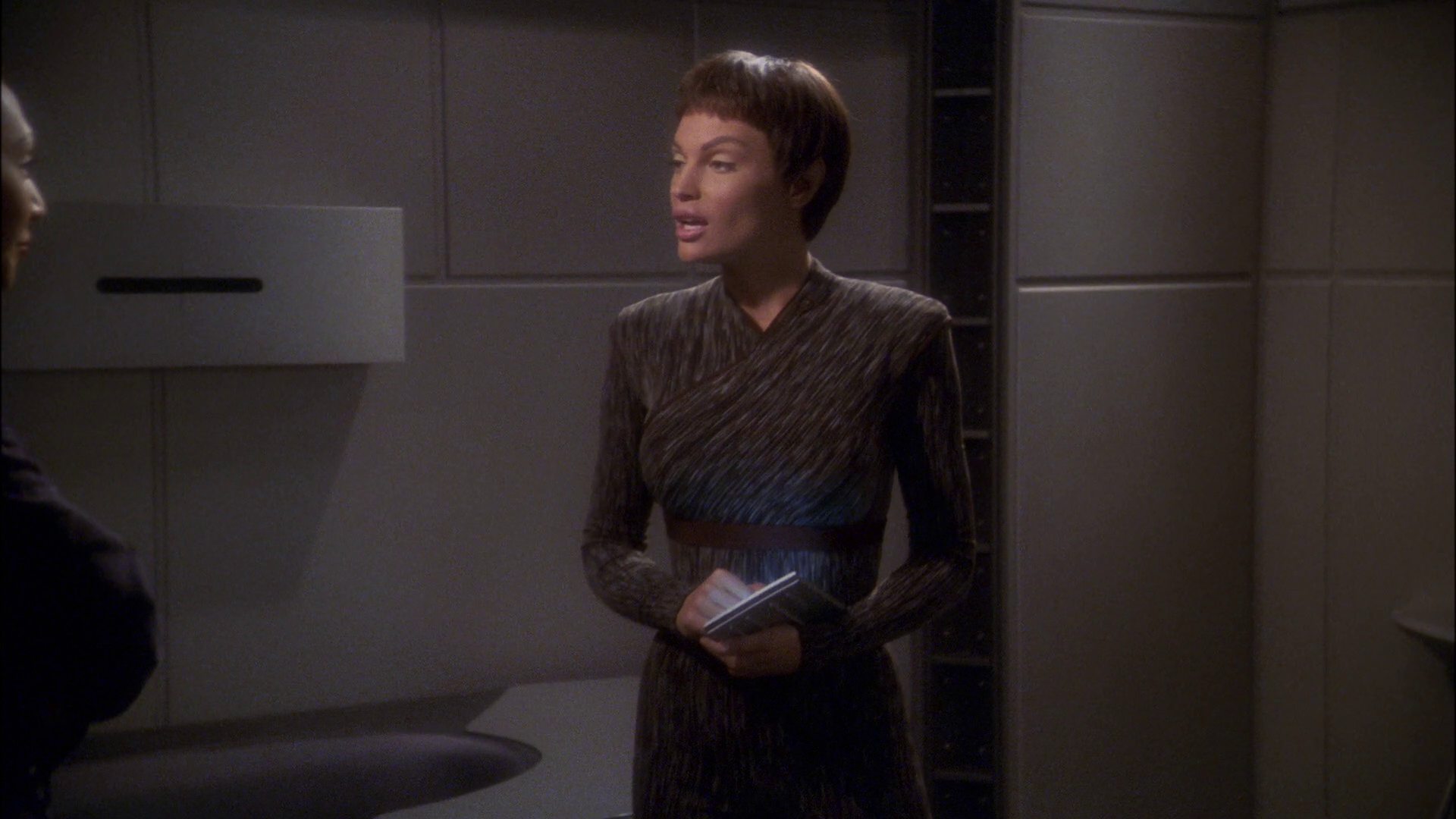 extant_StarTrek_ENT_1x23-FallenHero_0445.jpg