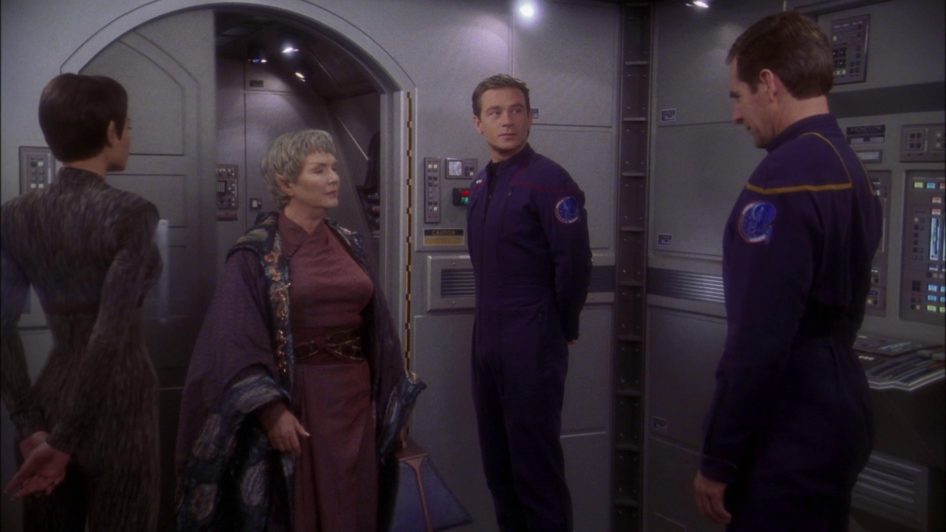 extant_StarTrek_ENT_1x23-FallenHero_0664.jpg