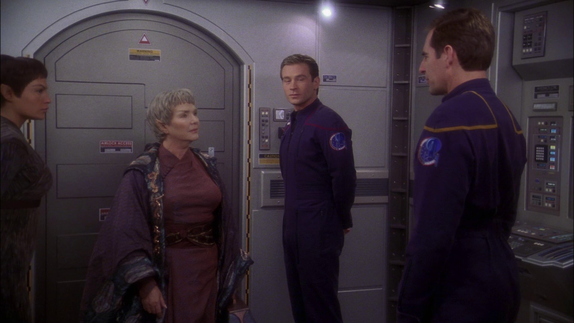 extant_StarTrek_ENT_1x23-FallenHero_0668.jpg