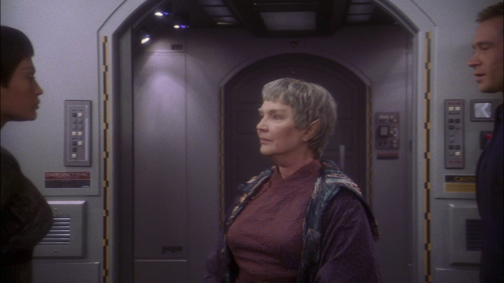 extant_StarTrek_ENT_1x23-FallenHero_0703.jpg