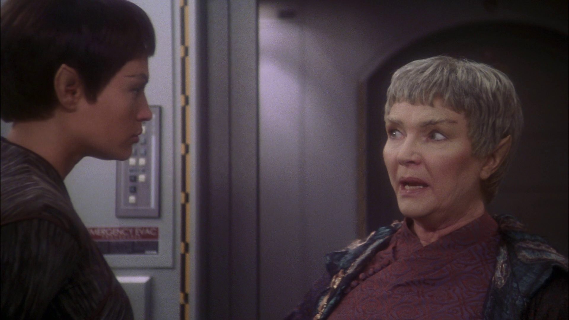 extant_StarTrek_ENT_1x23-FallenHero_0714.jpg