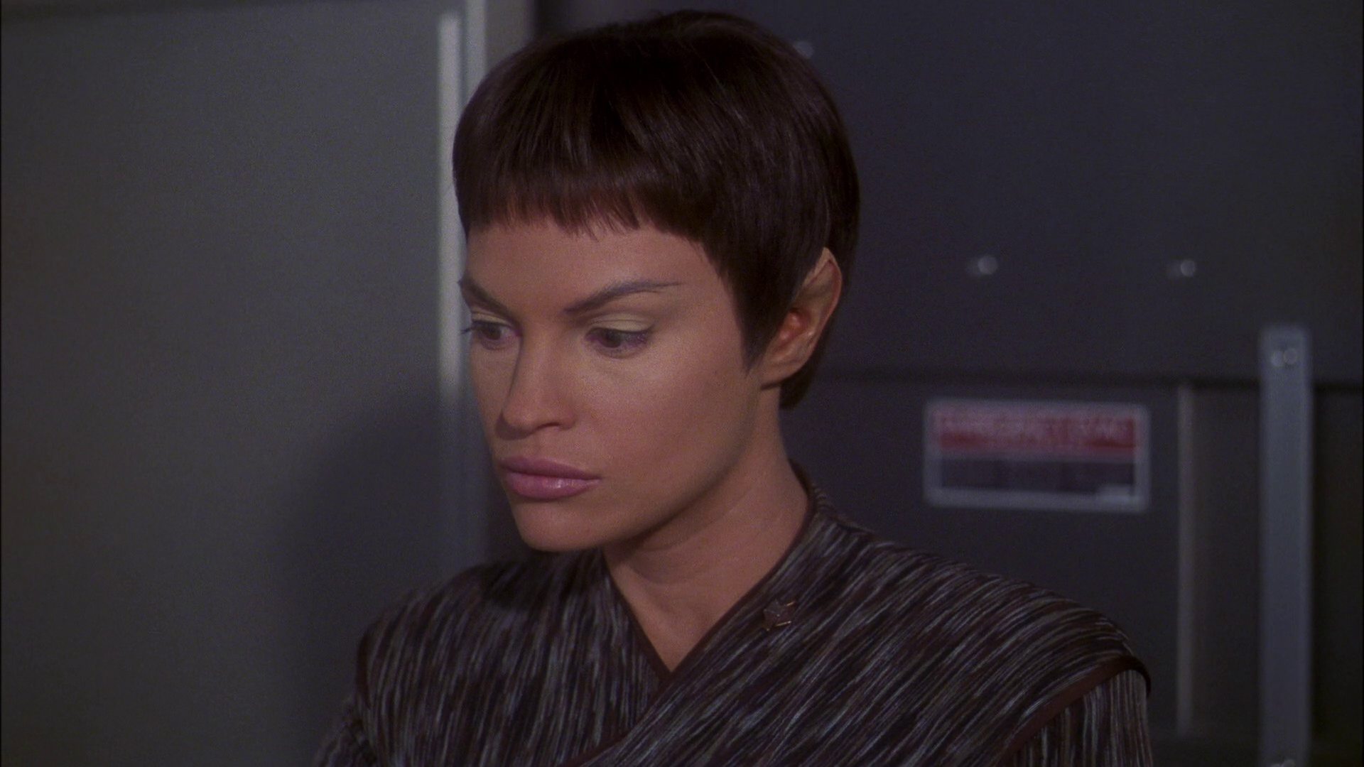 extant_StarTrek_ENT_1x23-FallenHero_0914.jpg