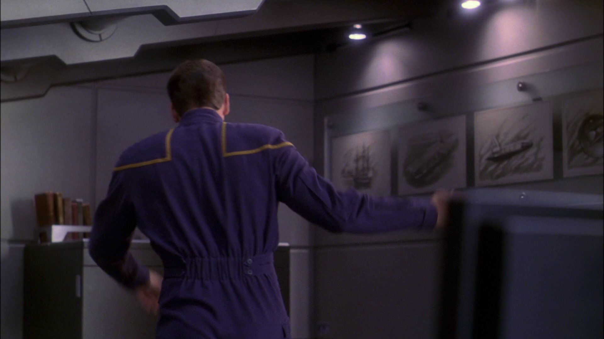 extant_StarTrek_ENT_1x23-FallenHero_1637.jpg