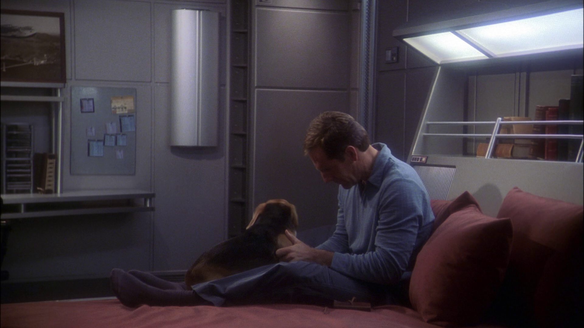 extant_StarTrek_ENT_1x23-FallenHero_1981.jpg