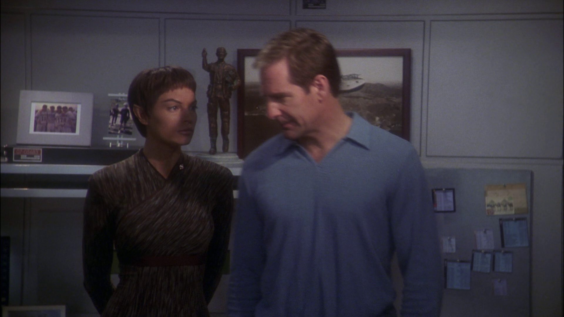 extant_StarTrek_ENT_1x23-FallenHero_2123.jpg