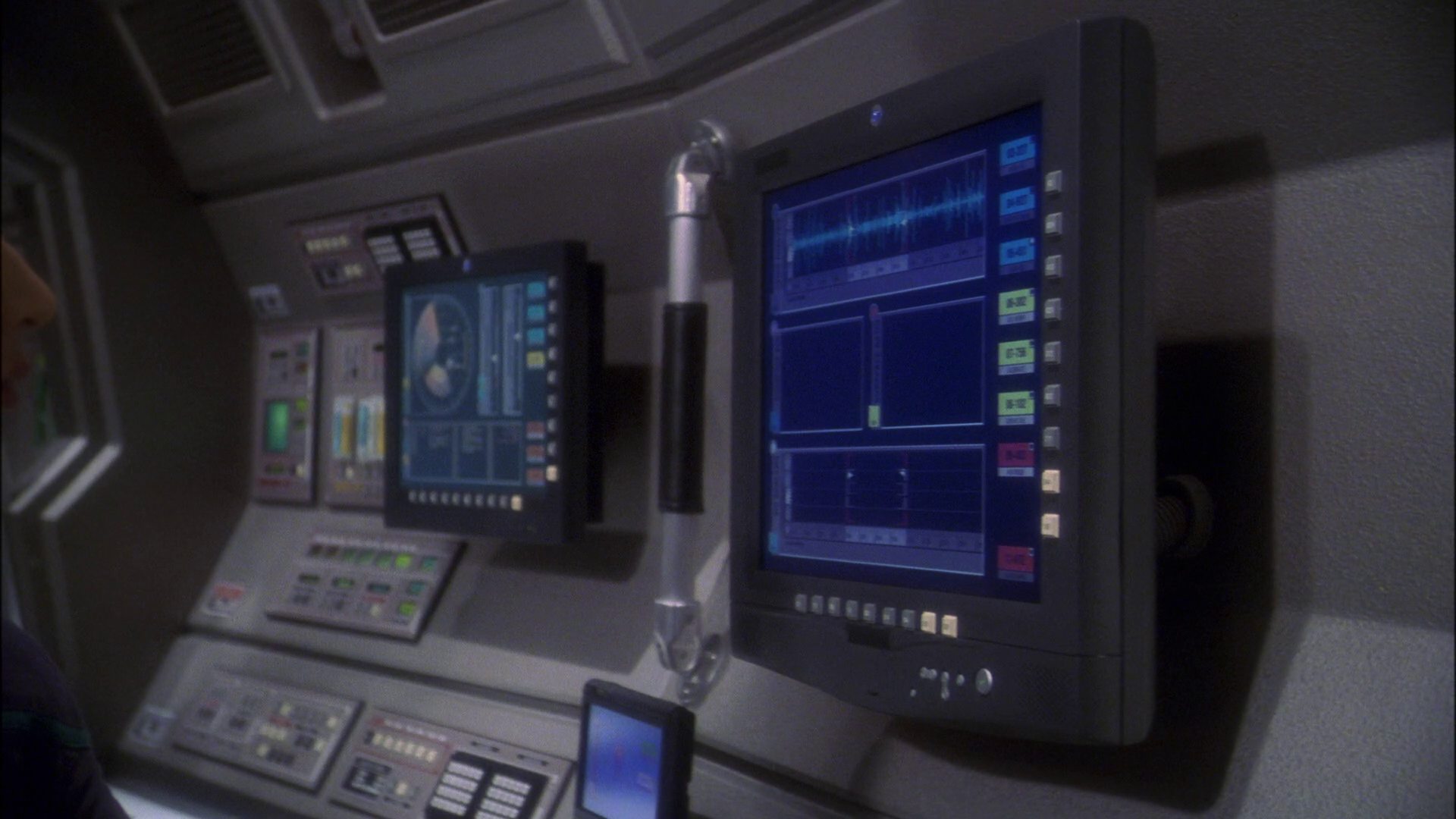 extant_StarTrek_ENT_1x23-FallenHero_3060.jpg