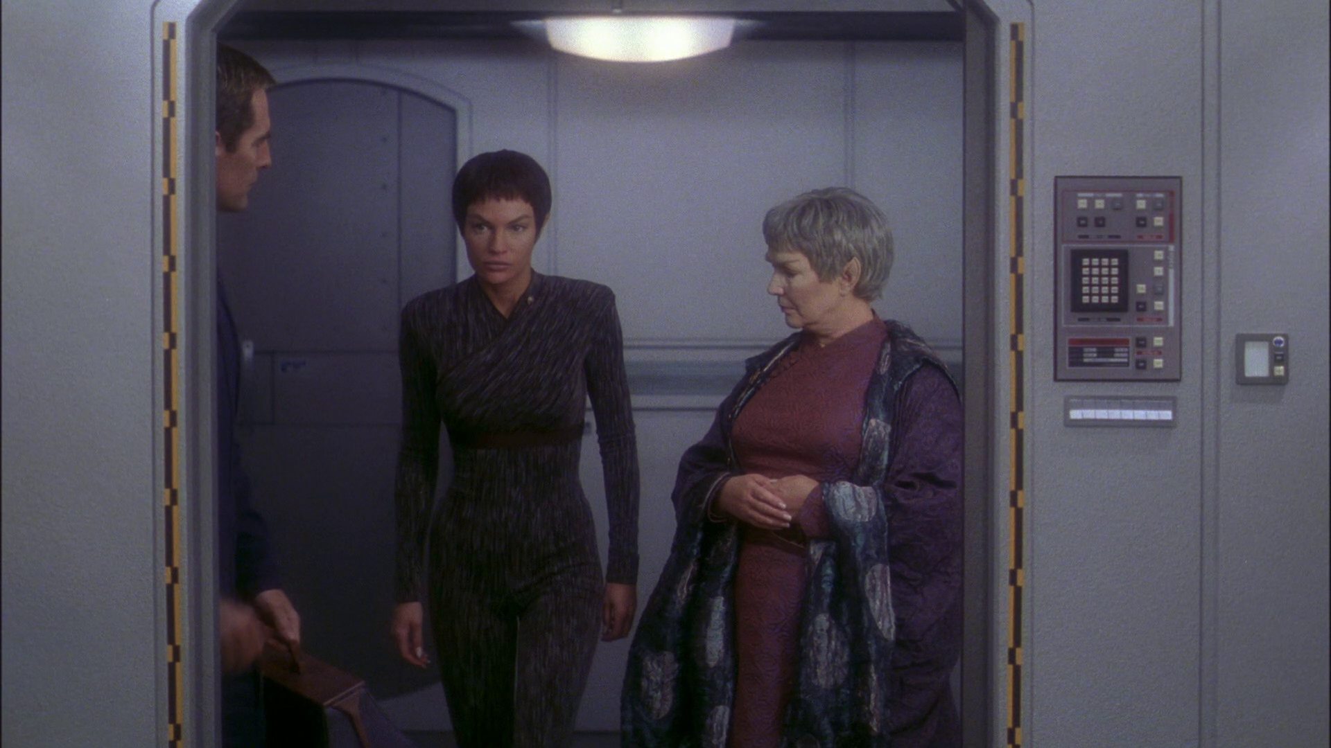 extant_StarTrek_ENT_1x23-FallenHero_3545.jpg
