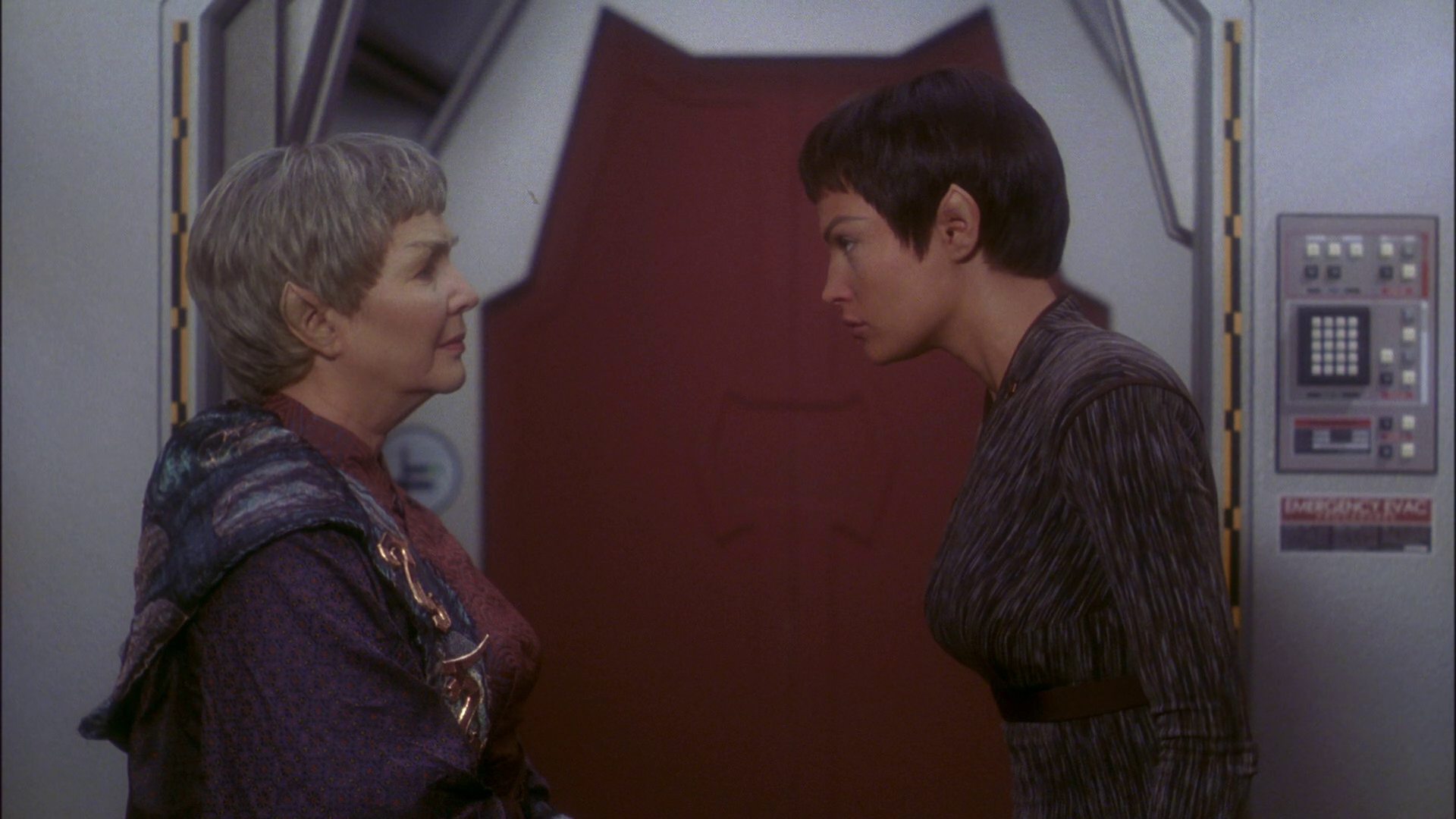 extant_StarTrek_ENT_1x23-FallenHero_3654.jpg