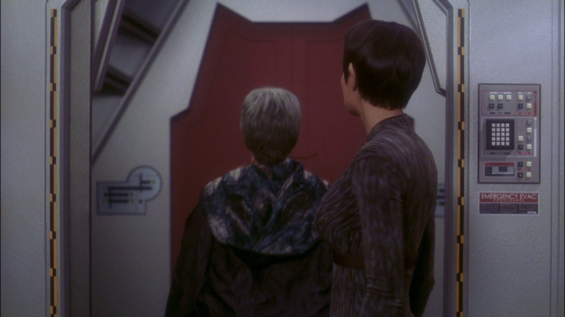 extant_StarTrek_ENT_1x23-FallenHero_3659.jpg