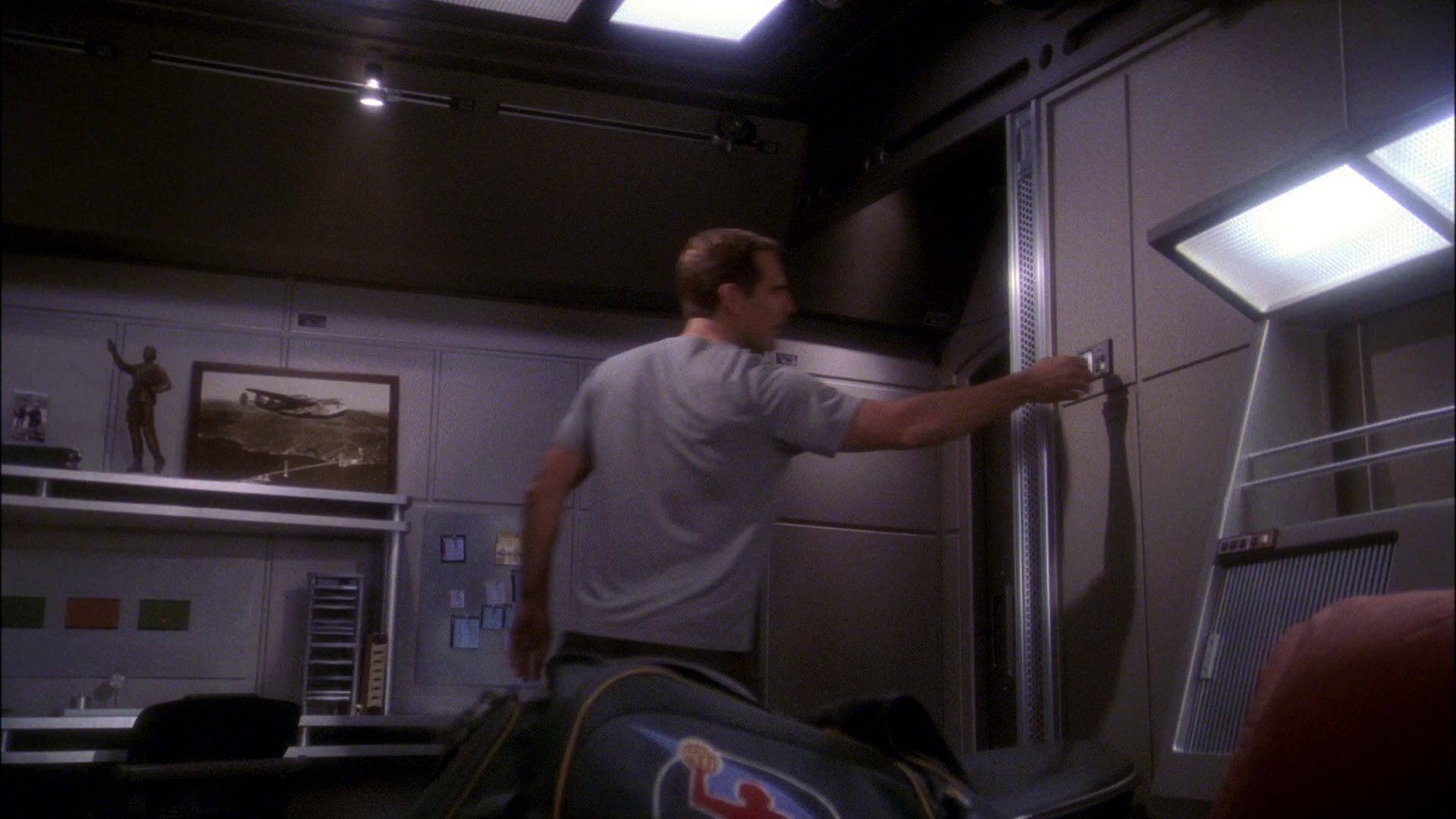 extant_StarTrek_ENT_1x24-DesertCrossing_0042.jpg
