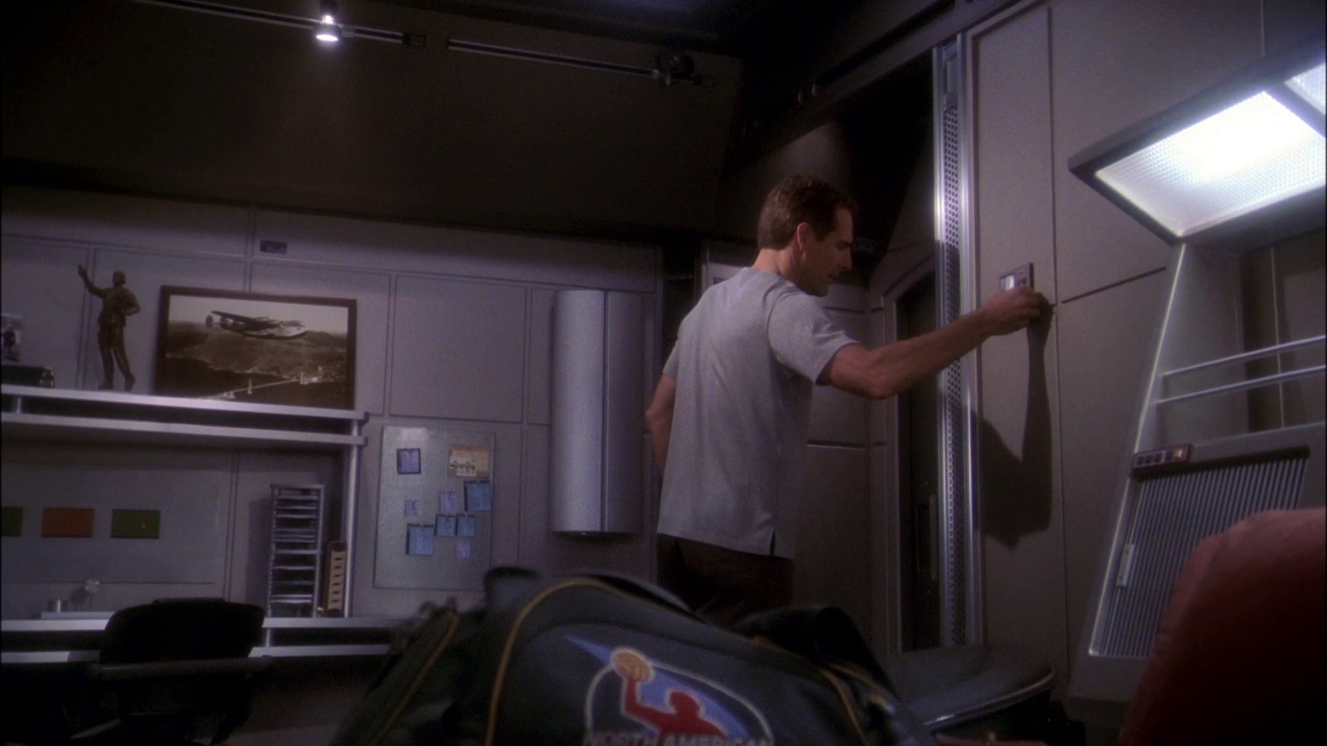 extant_StarTrek_ENT_1x24-DesertCrossing_0043.jpg