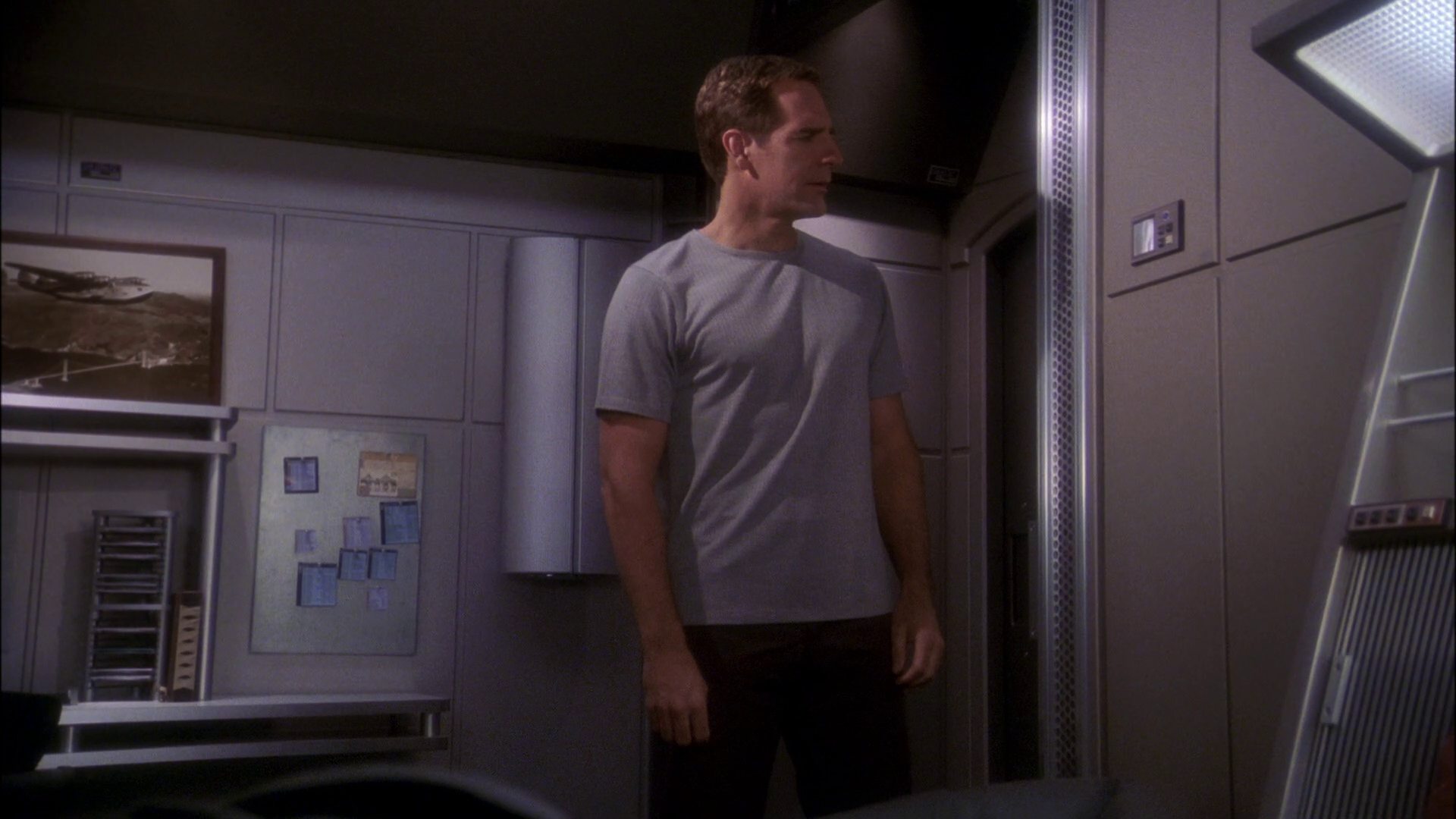 extant_StarTrek_ENT_1x24-DesertCrossing_0051.jpg