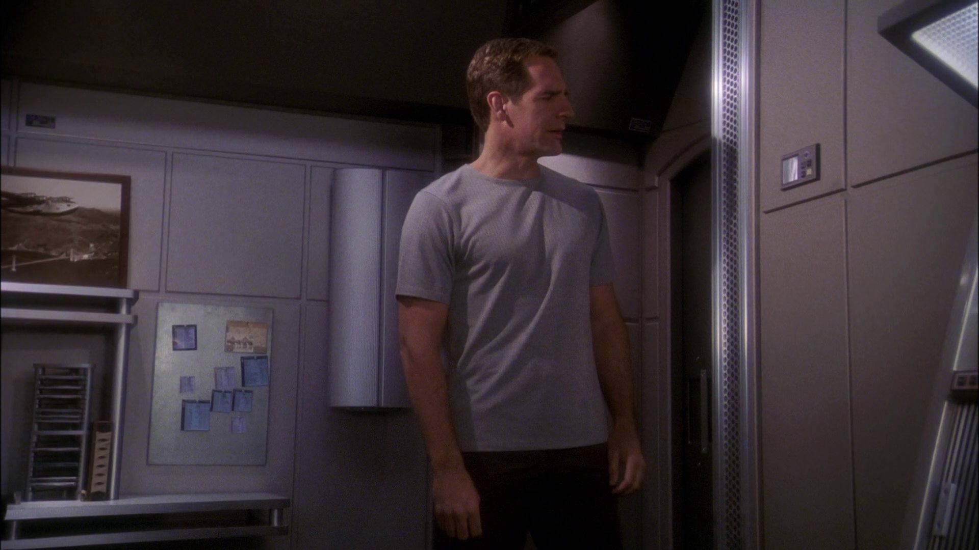 extant_StarTrek_ENT_1x24-DesertCrossing_0053.jpg