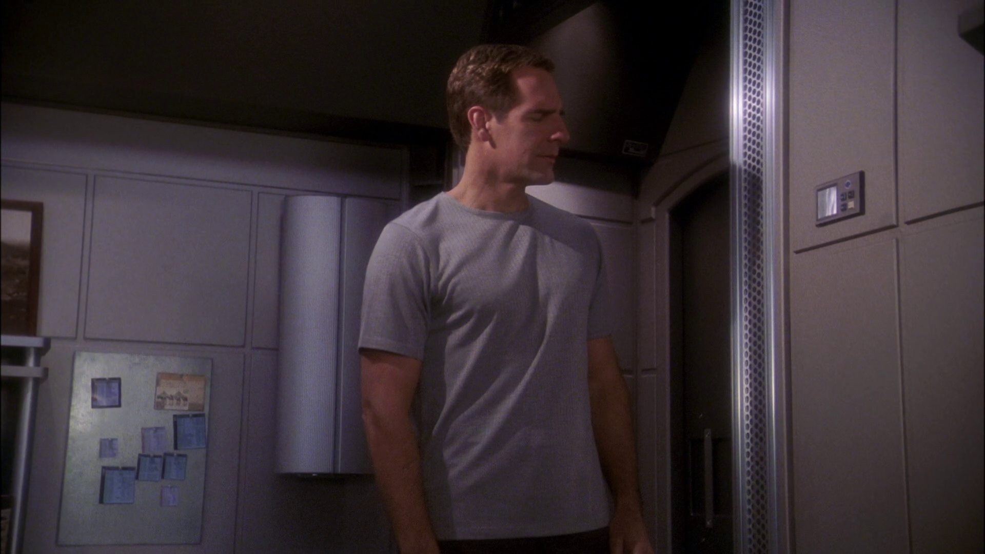extant_StarTrek_ENT_1x24-DesertCrossing_0057.jpg