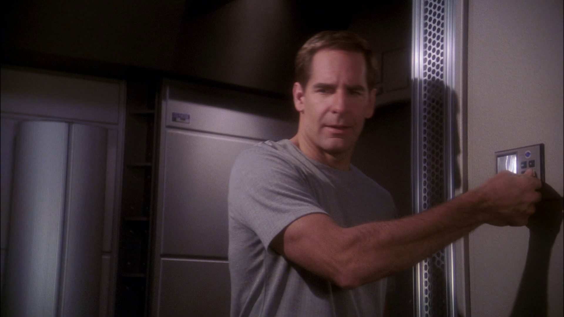 extant_StarTrek_ENT_1x24-DesertCrossing_0067.jpg