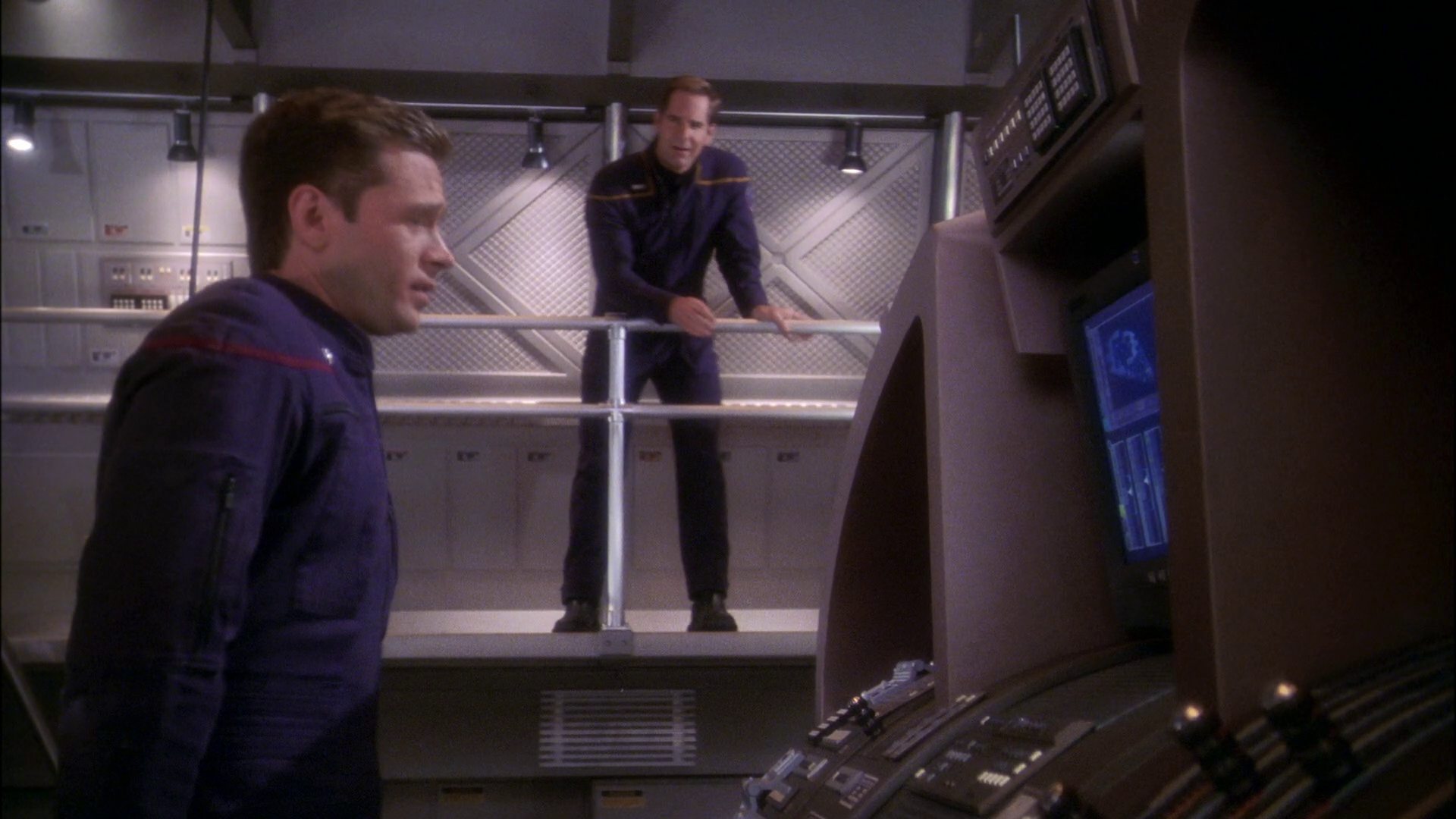 extant_StarTrek_ENT_1x24-DesertCrossing_0352.jpg