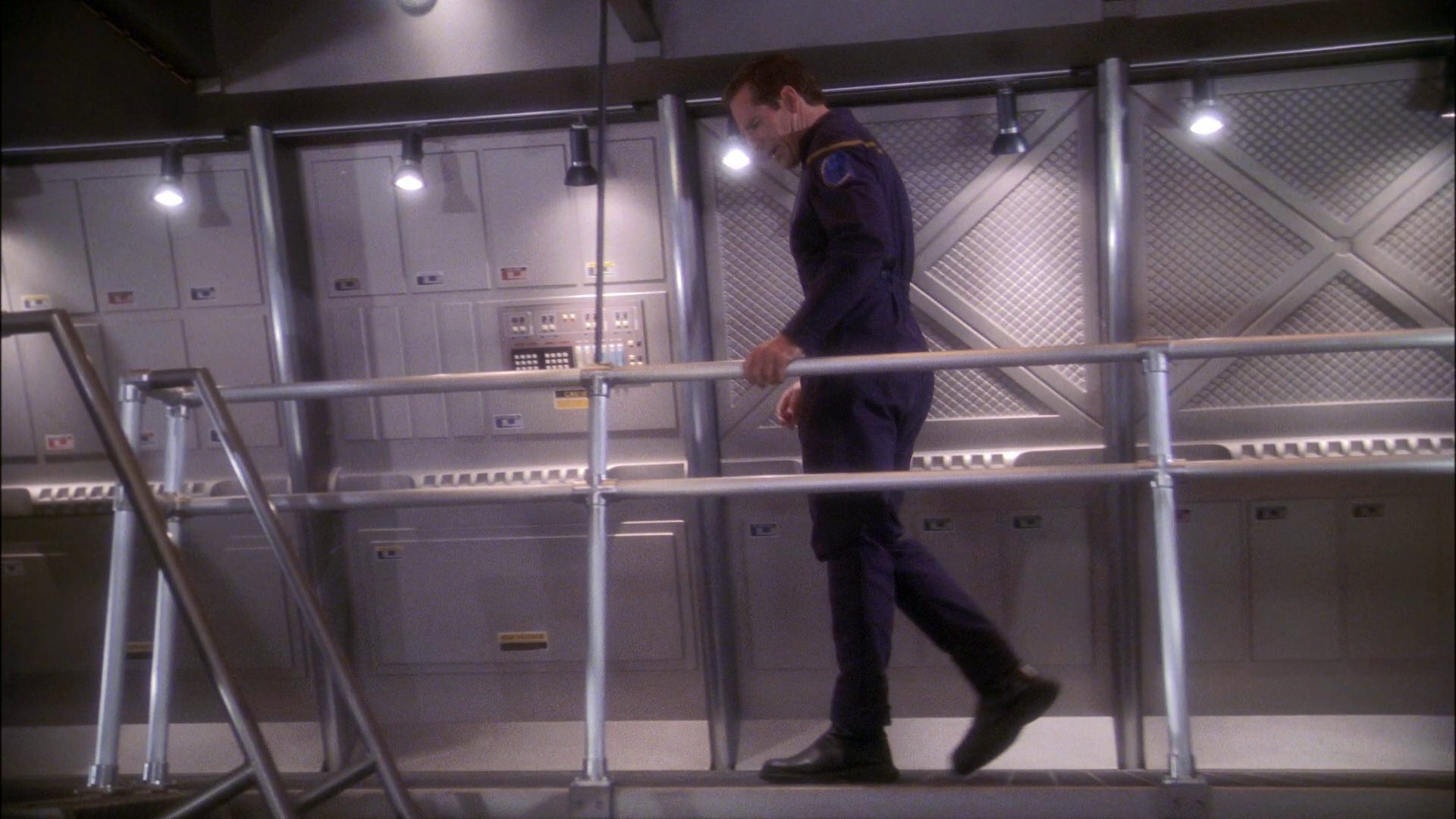 extant_StarTrek_ENT_1x24-DesertCrossing_0376.jpg