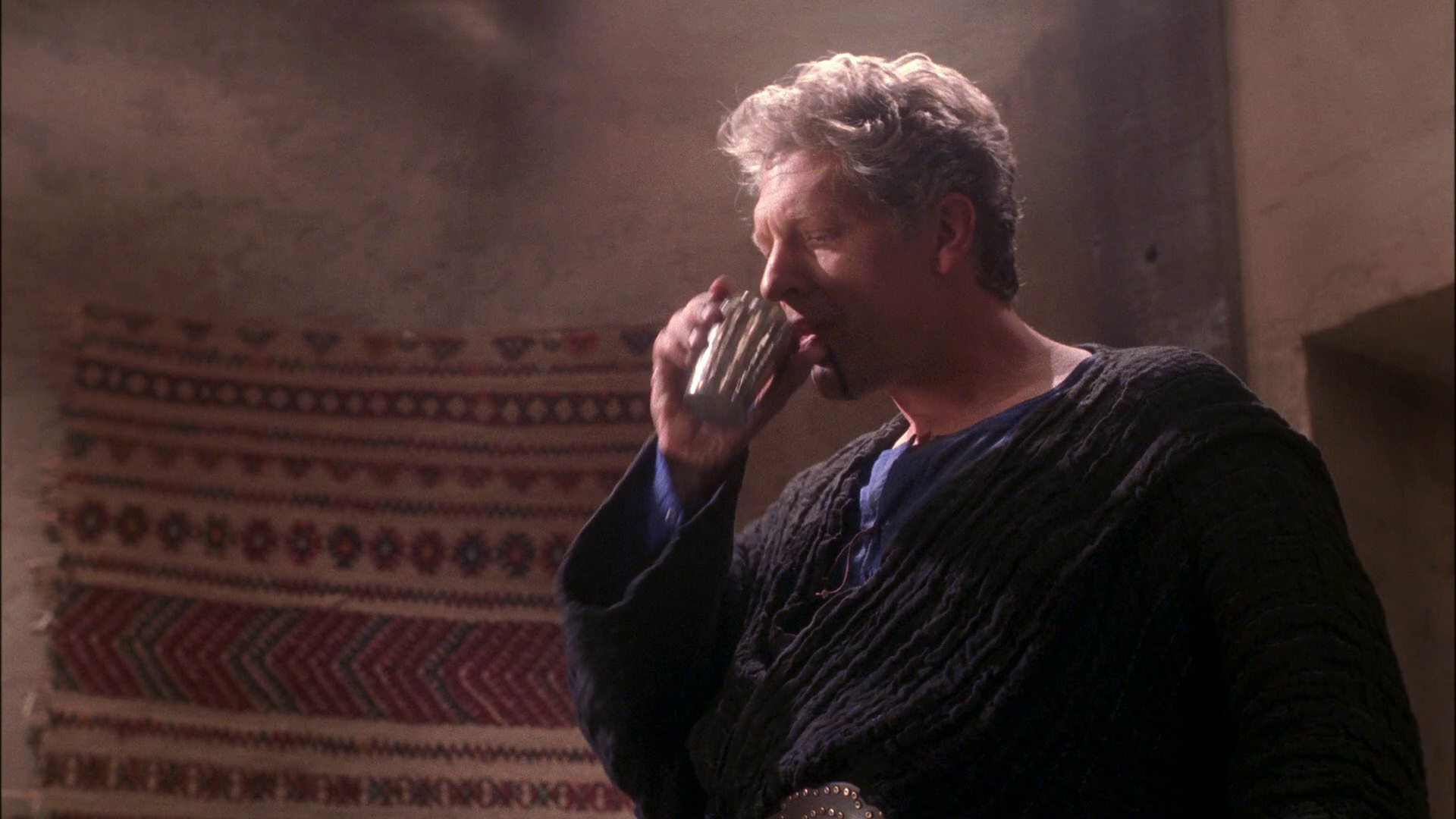 extant_StarTrek_ENT_1x24-DesertCrossing_0800.jpg
