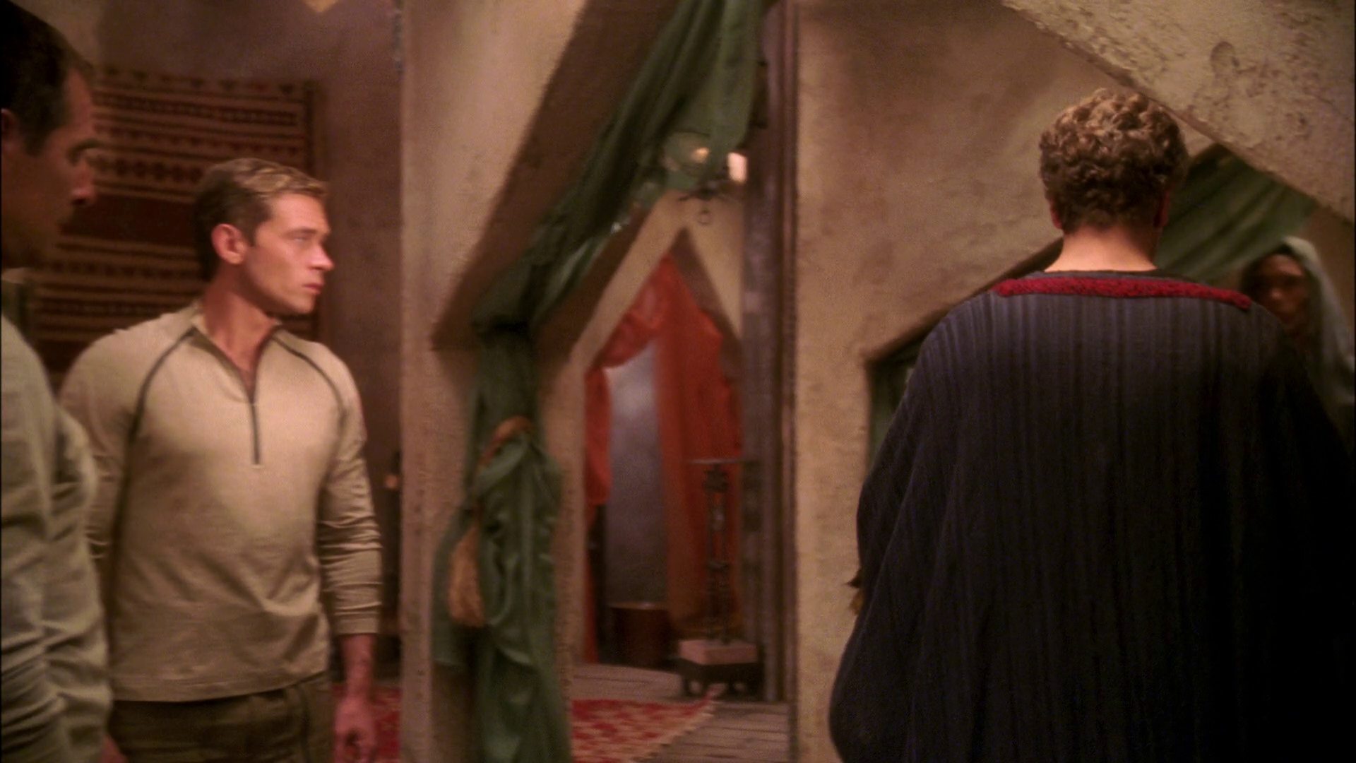 extant_StarTrek_ENT_1x24-DesertCrossing_1278.jpg