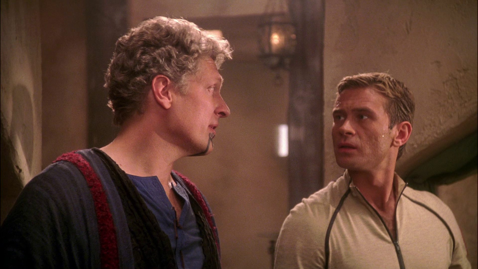 extant_StarTrek_ENT_1x24-DesertCrossing_1483.jpg