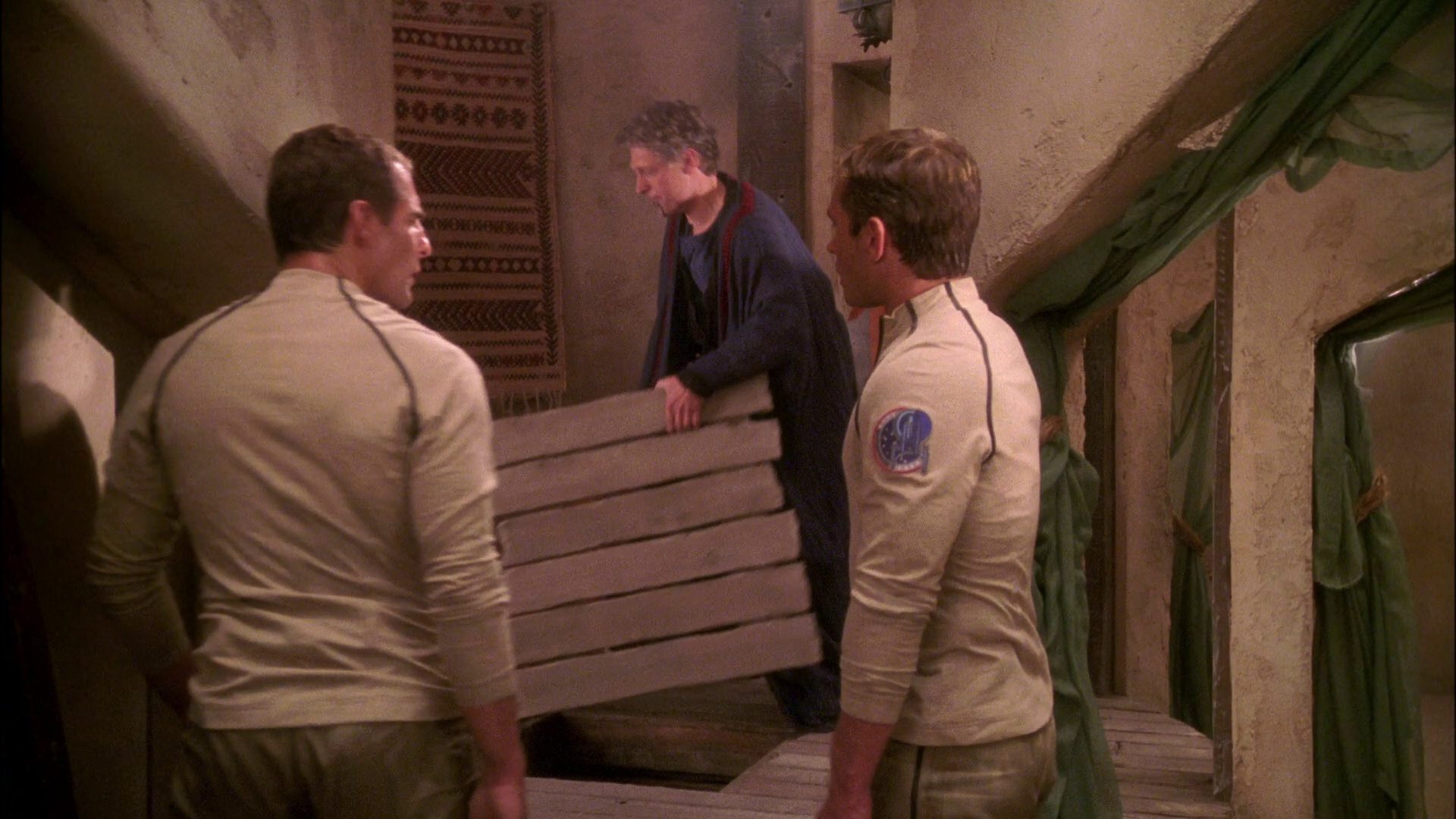 extant_StarTrek_ENT_1x24-DesertCrossing_1515.jpg