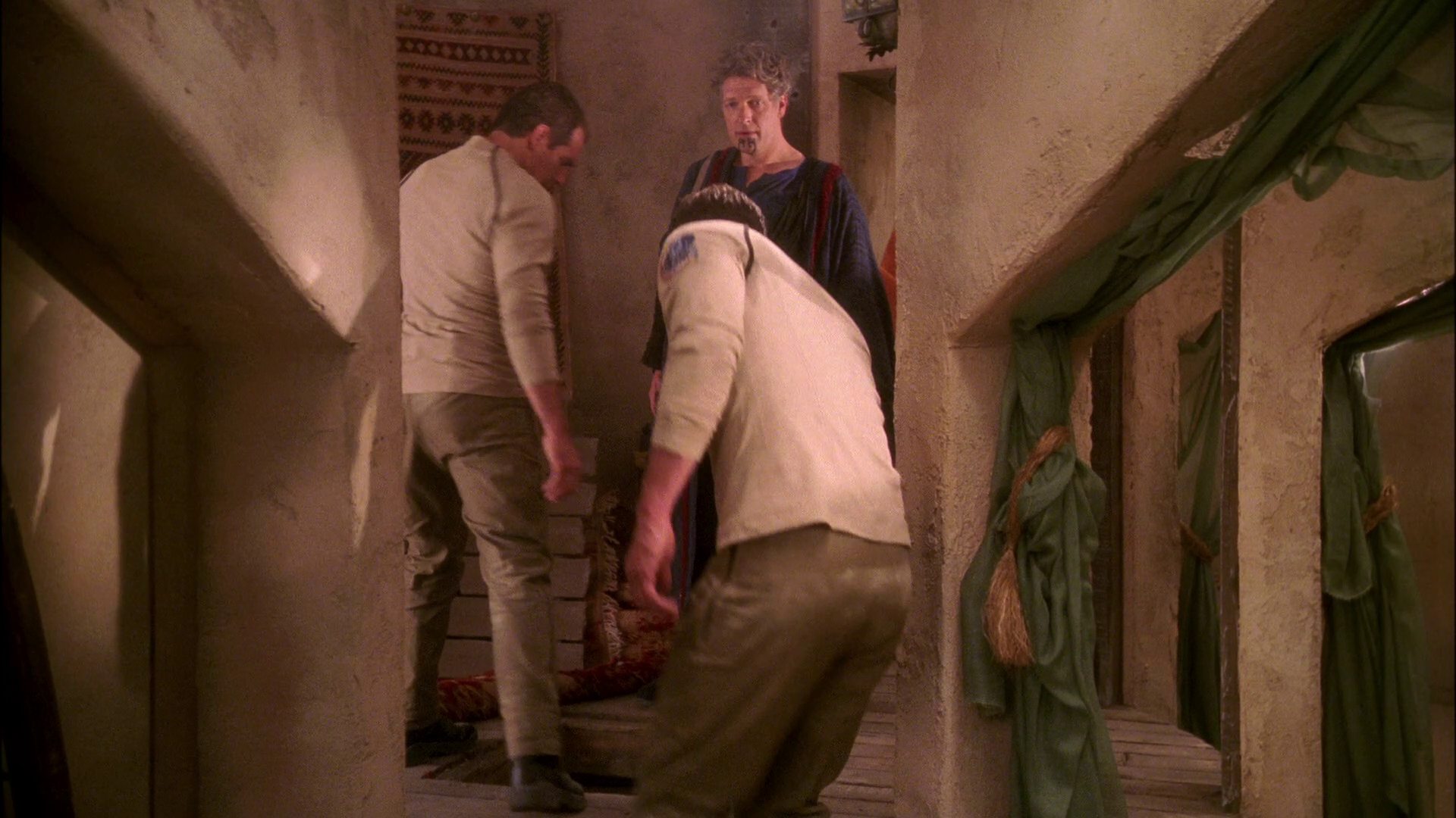 extant_StarTrek_ENT_1x24-DesertCrossing_1542.jpg
