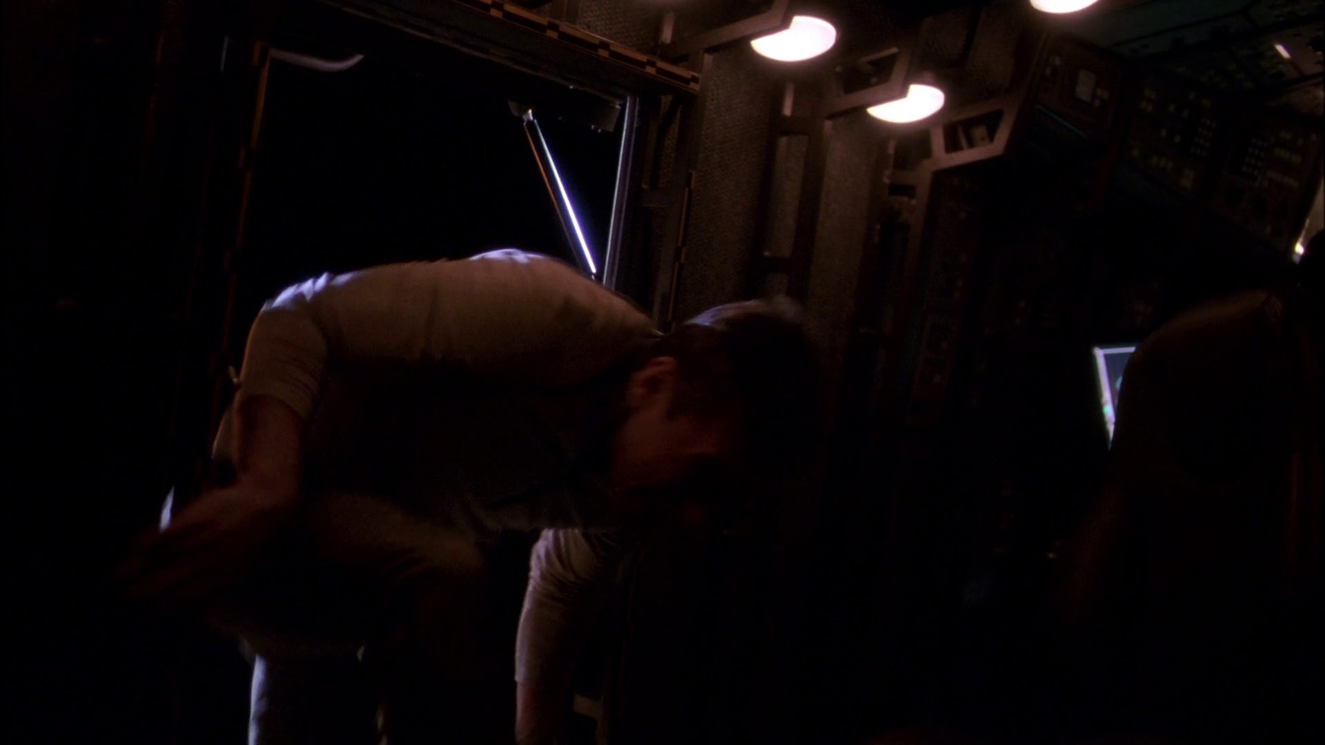 extant_StarTrek_ENT_1x24-DesertCrossing_1805.jpg